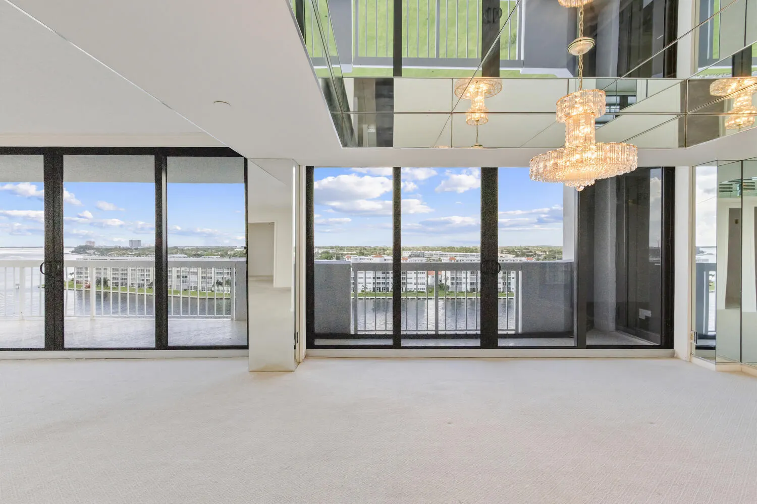 123 Lakeshore Drive, #943