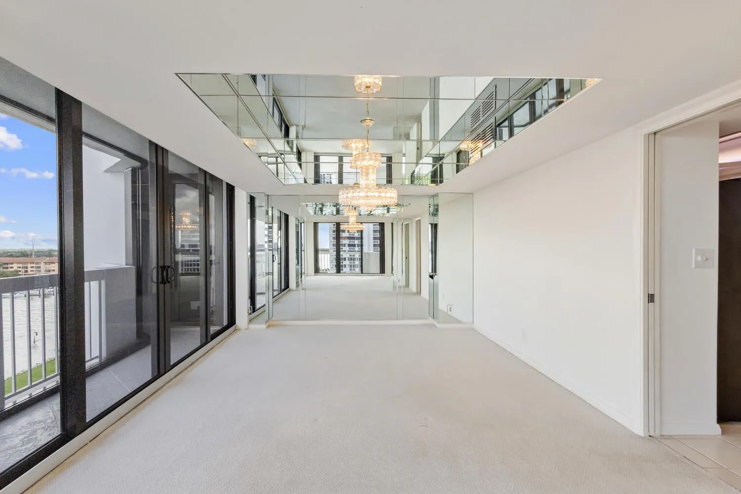 123 Lakeshore Drive, #943