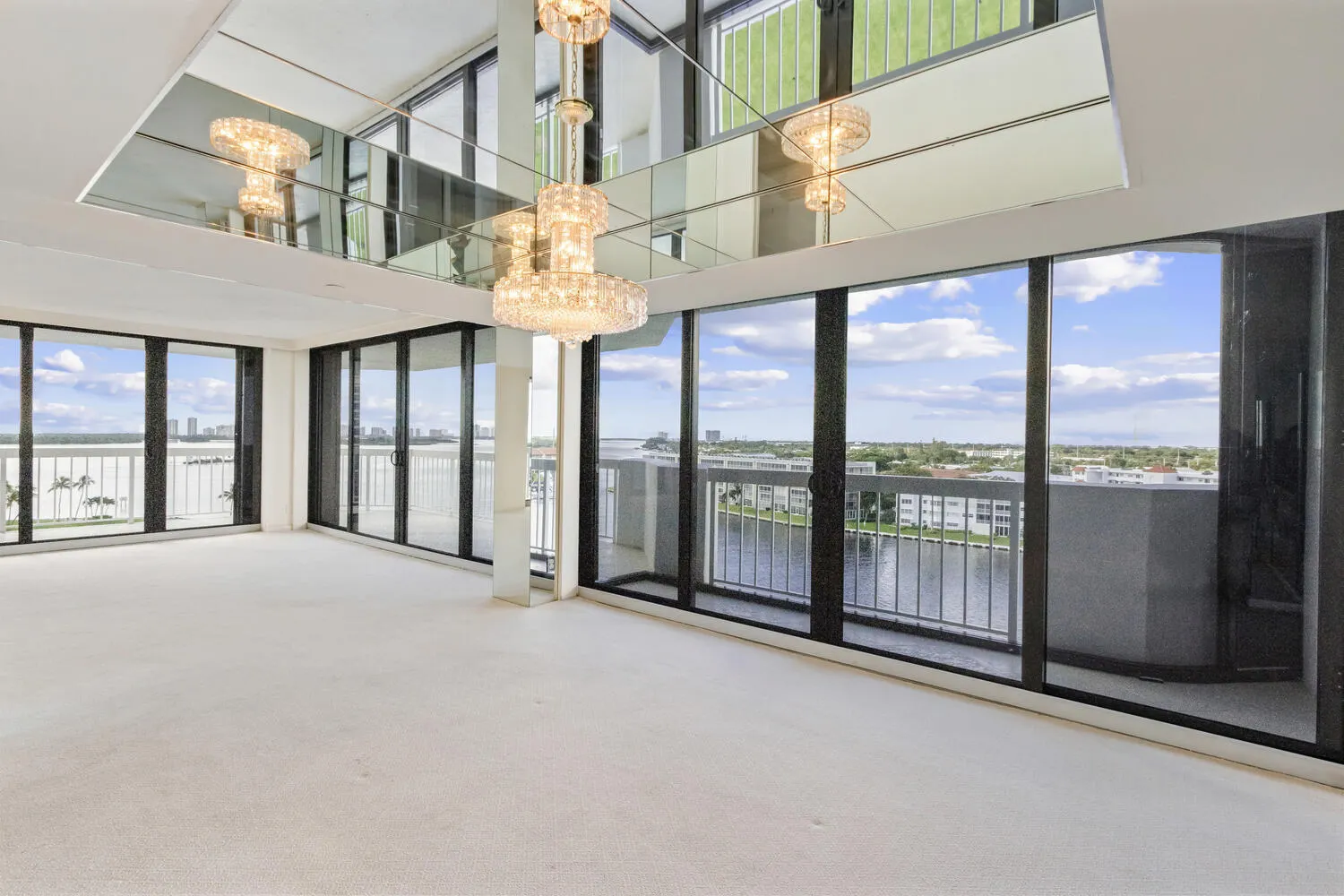 123 Lakeshore Drive, #943