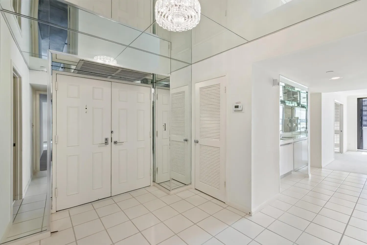123 Lakeshore Drive, #943
