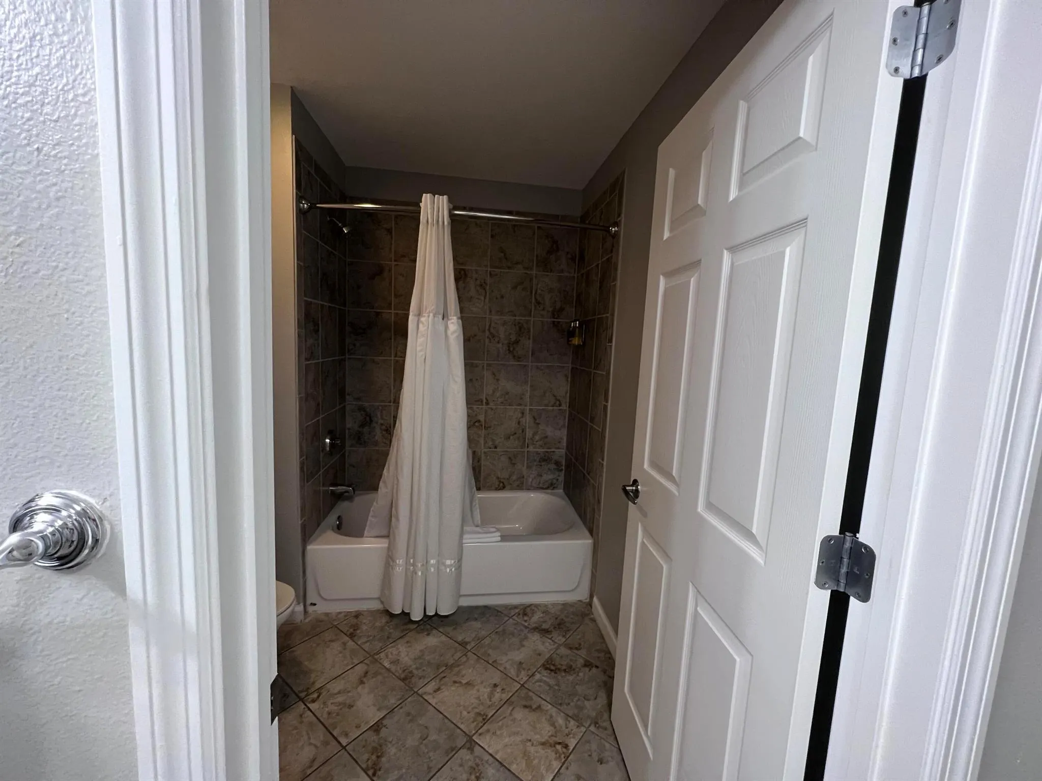 14501 Grove Resort Avenue, #1617