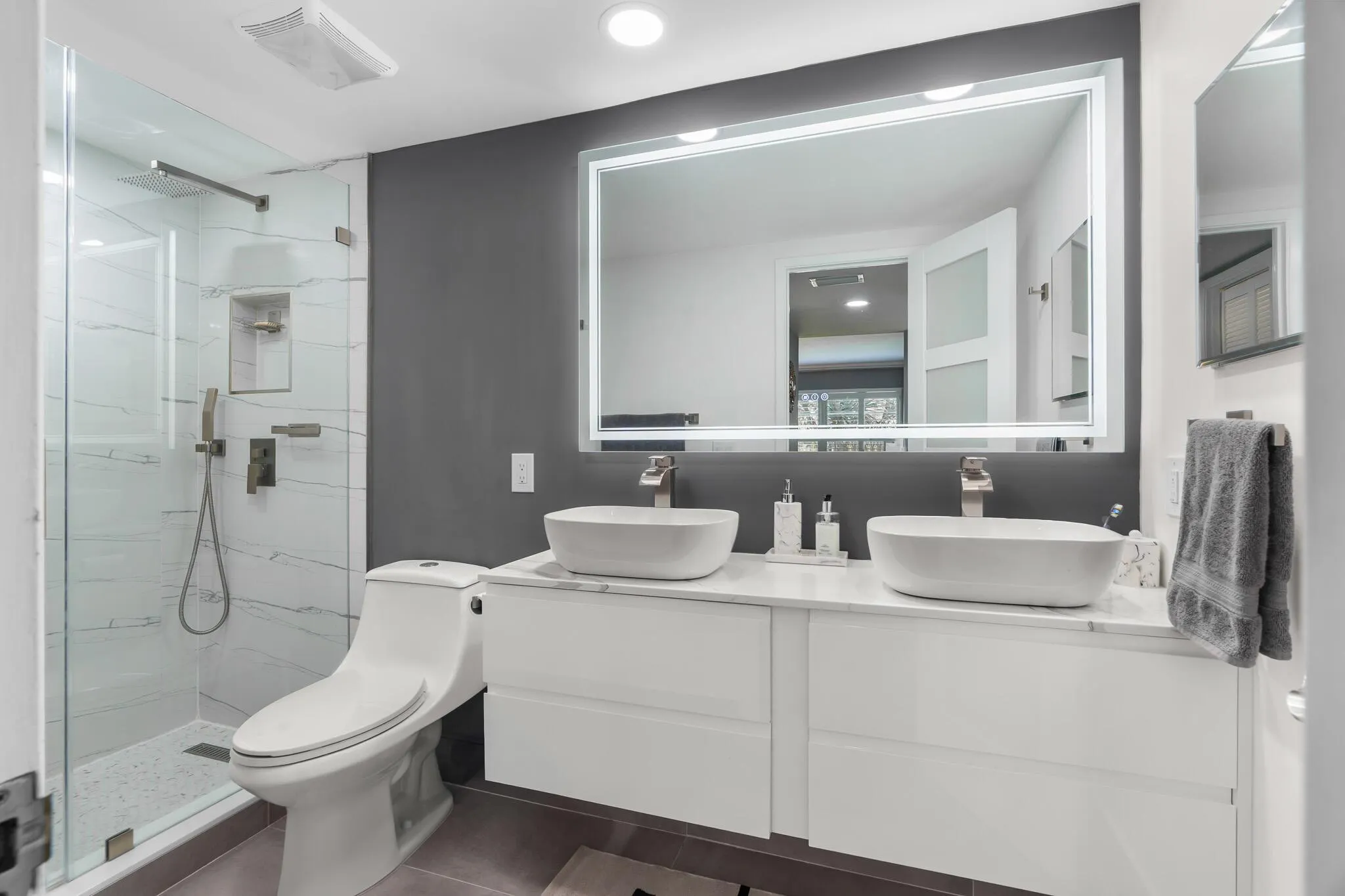 2900 N Palm Aire Drive, #203