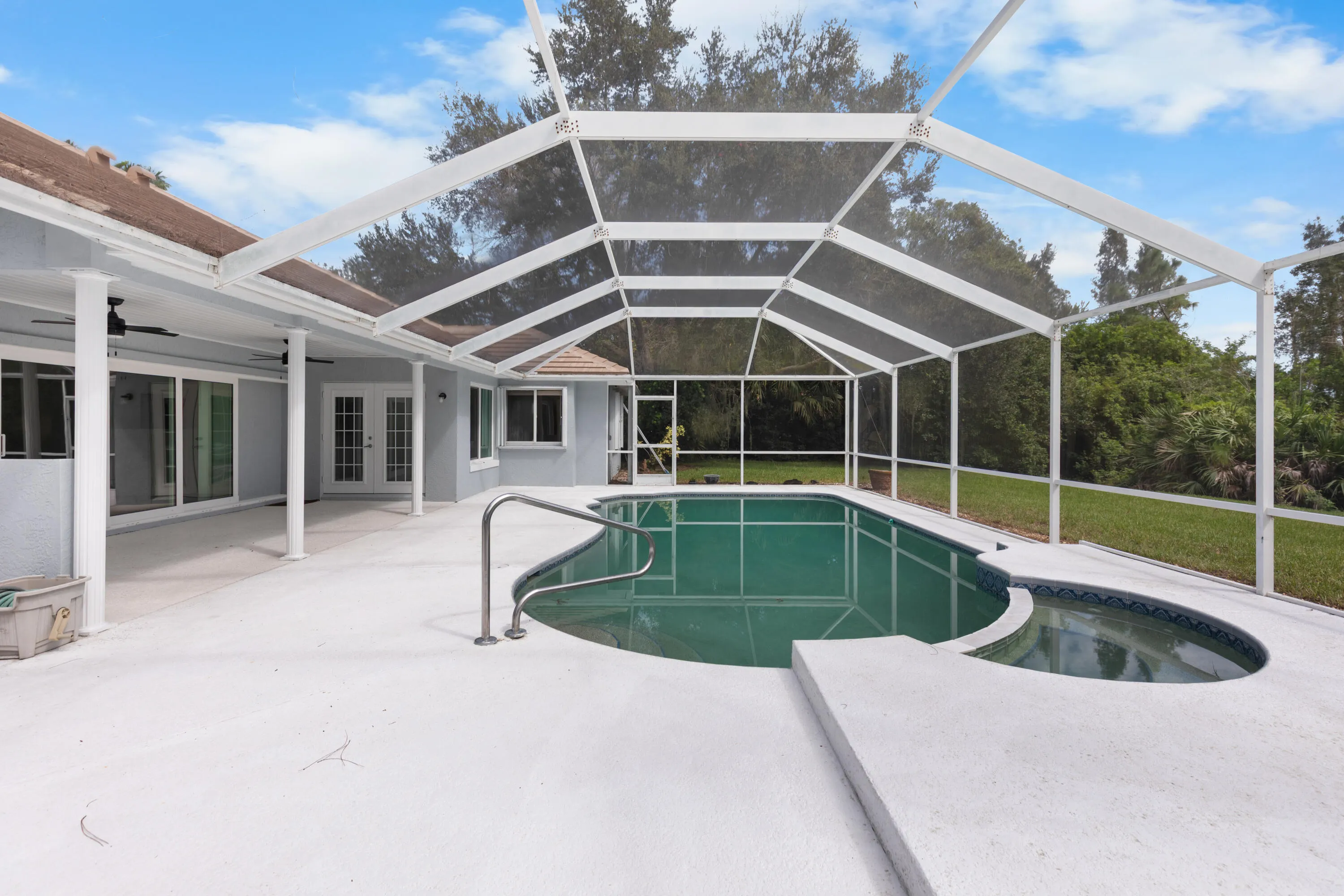 470 SW Sanctuary Place