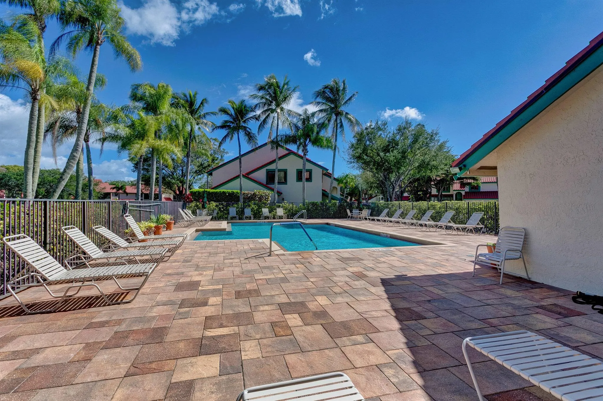 6 Lexington Lane, #D