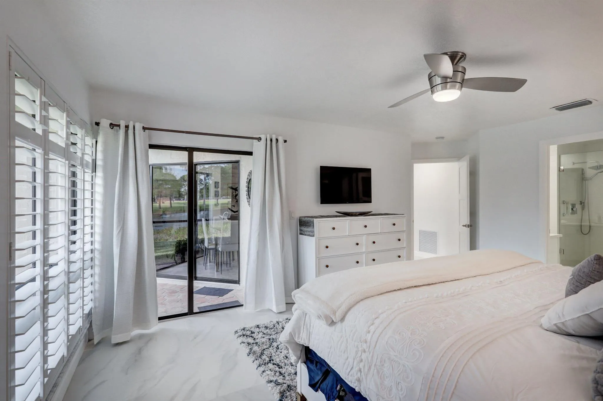 6 Lexington Lane, #D