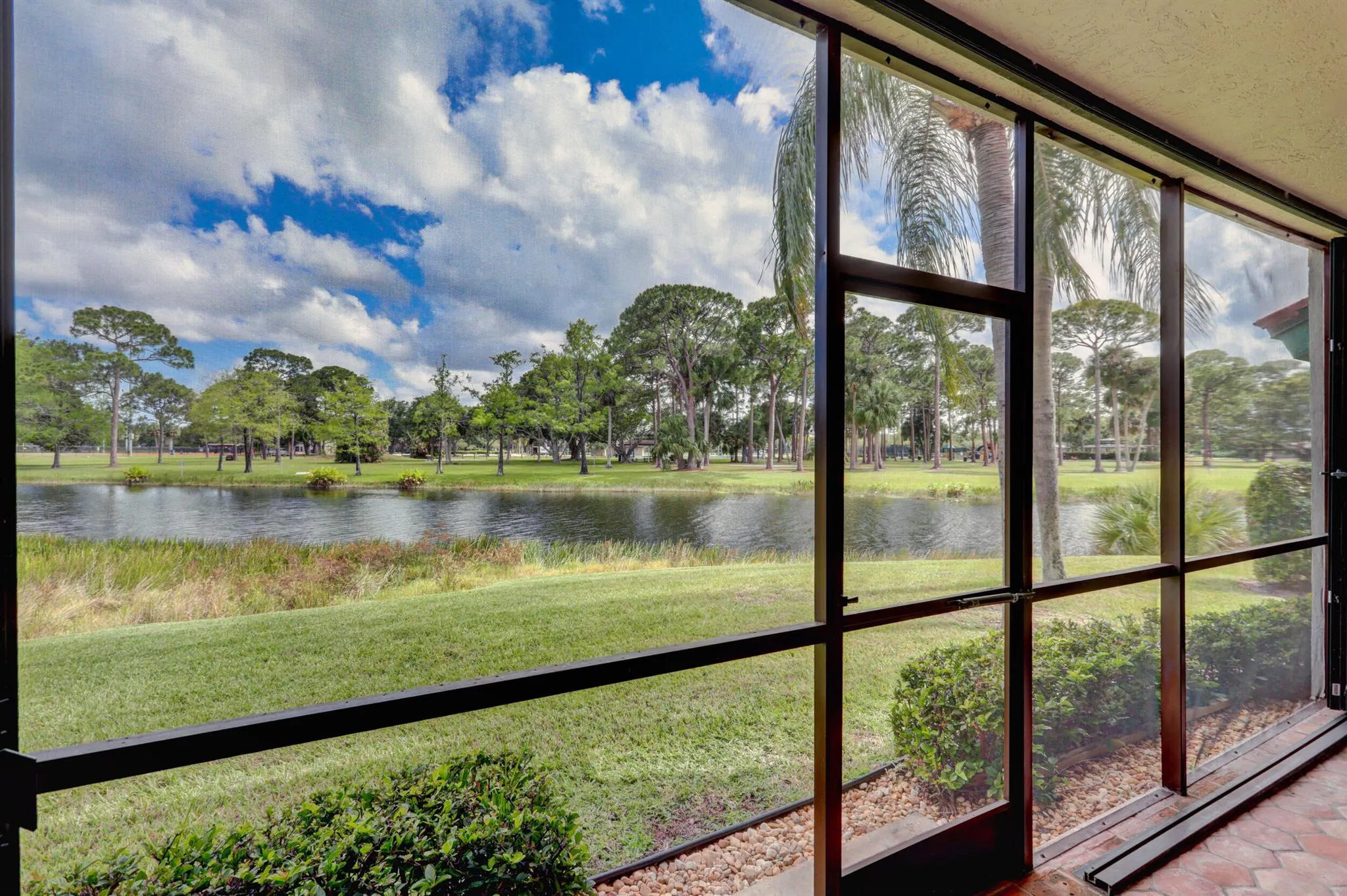 6 Lexington Lane, #D