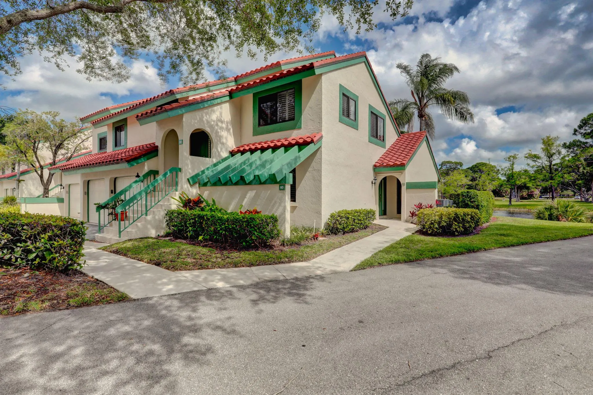 6 Lexington Lane, #D