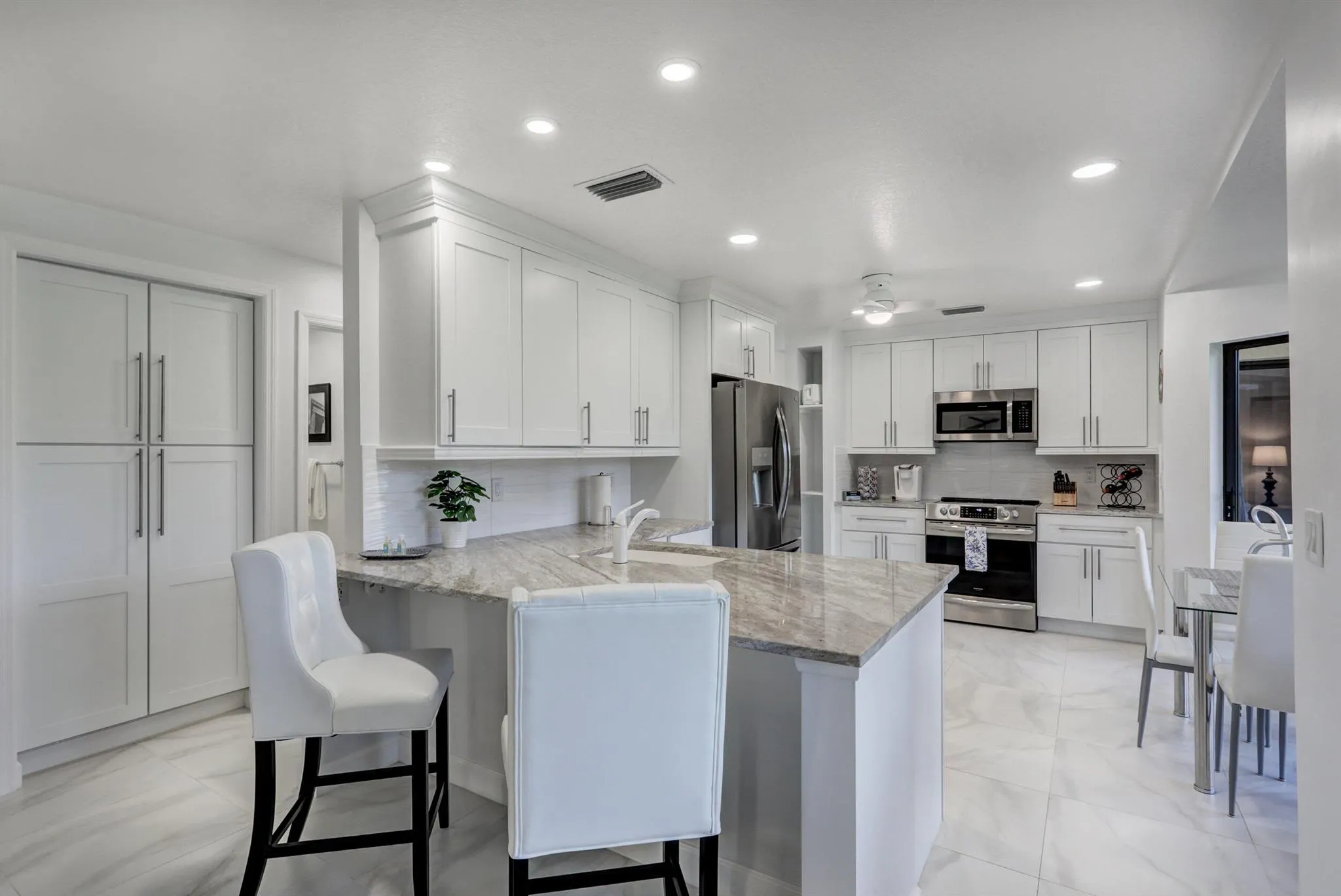 6 Lexington Lane, #D