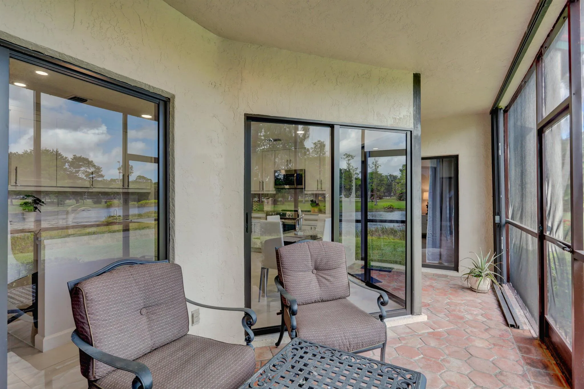 6 Lexington Lane, #D
