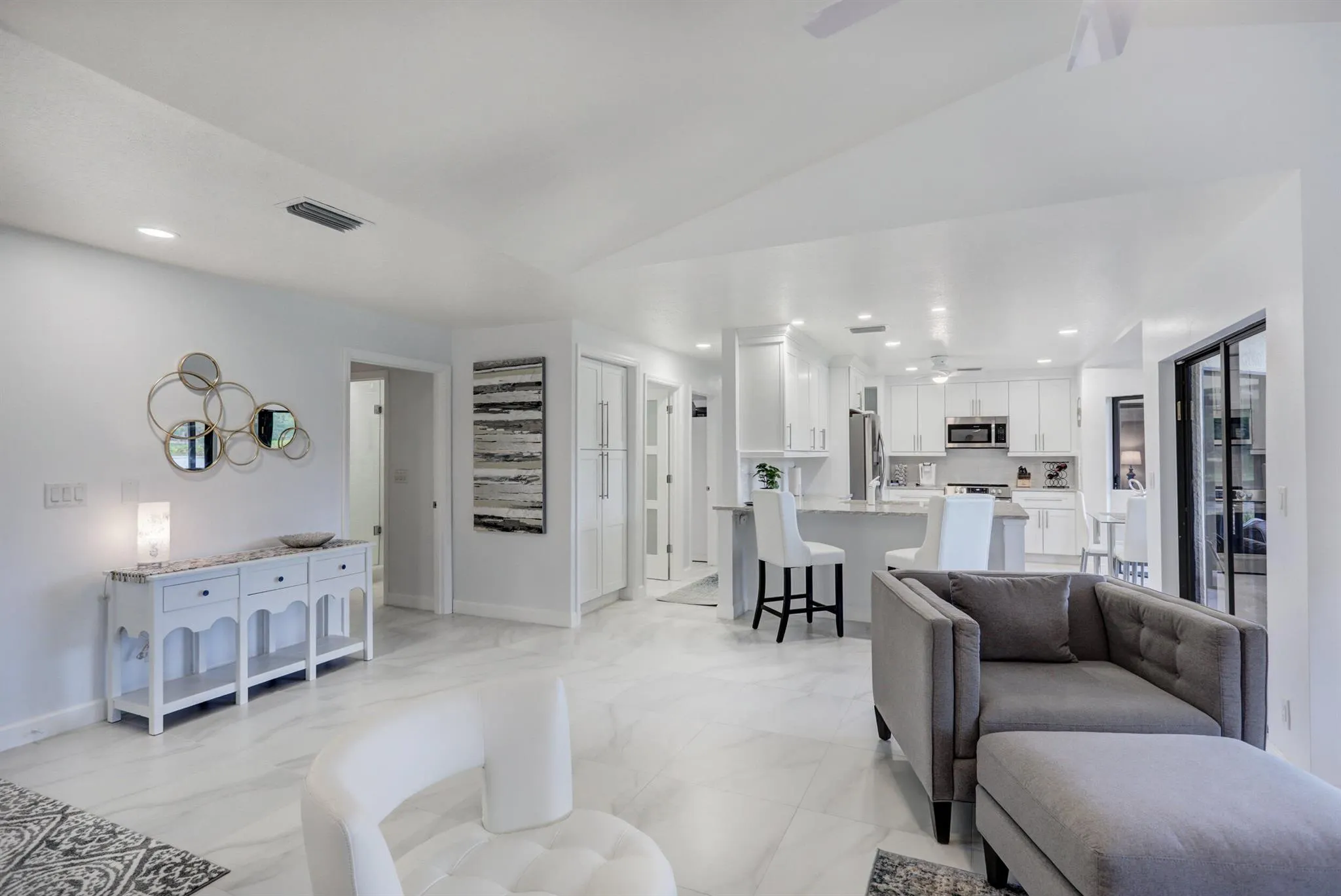 6 Lexington Lane, #D