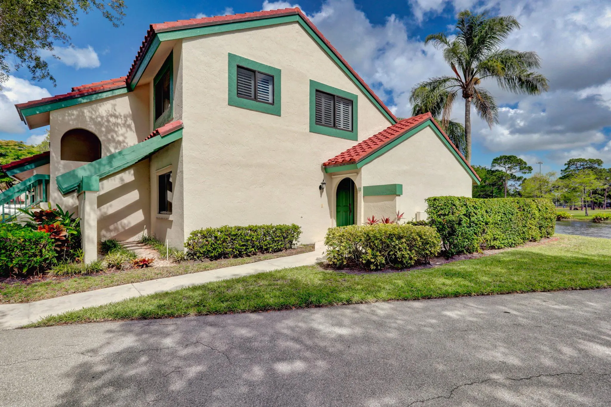 6 Lexington Lane, #D