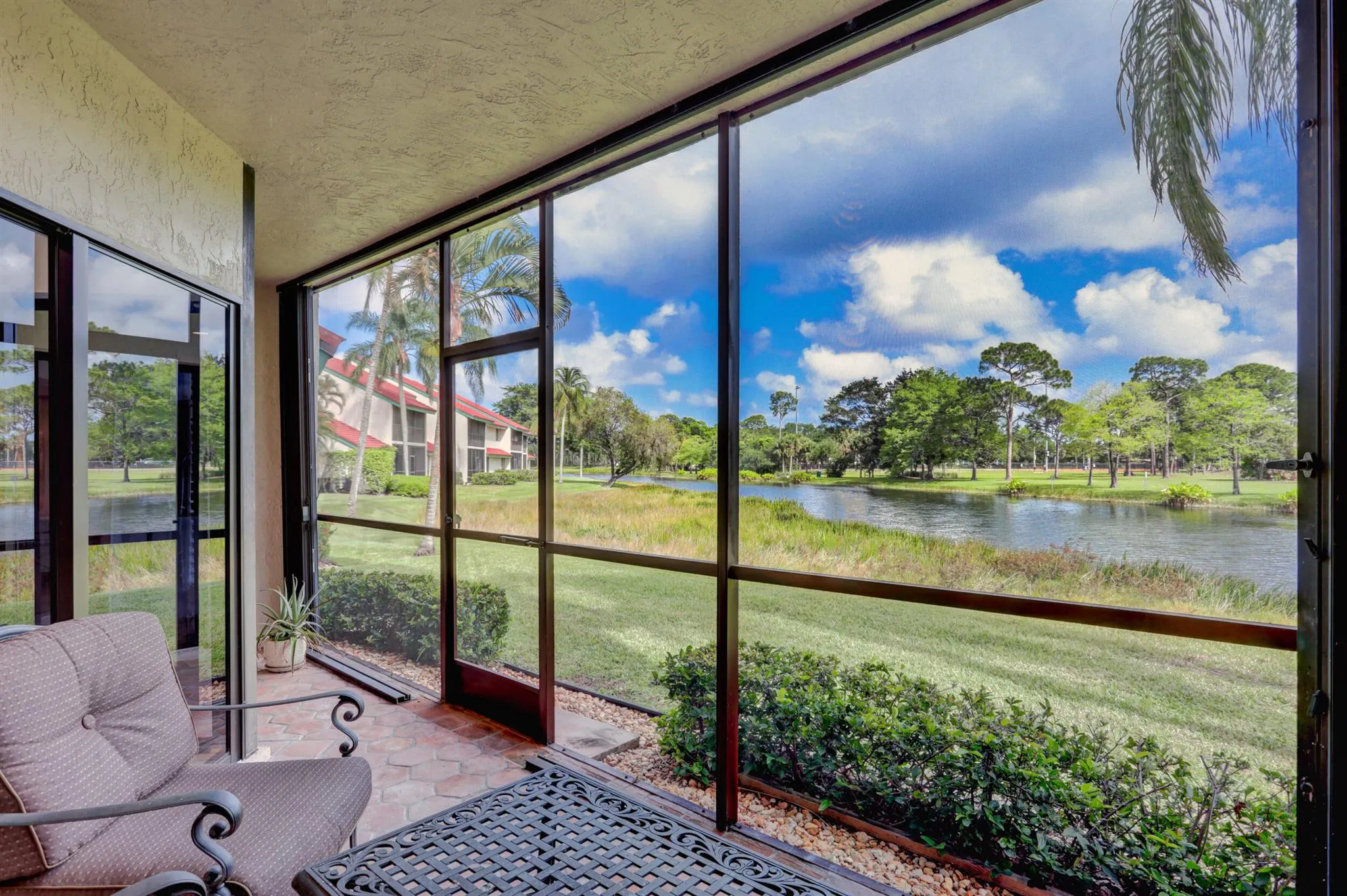 6 Lexington Lane, #D