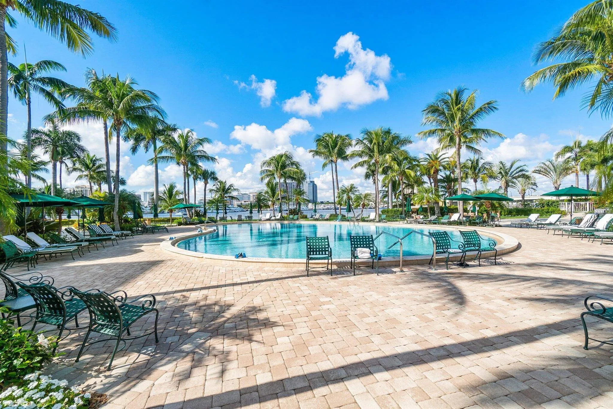 44 Cocoanut Row, #526b