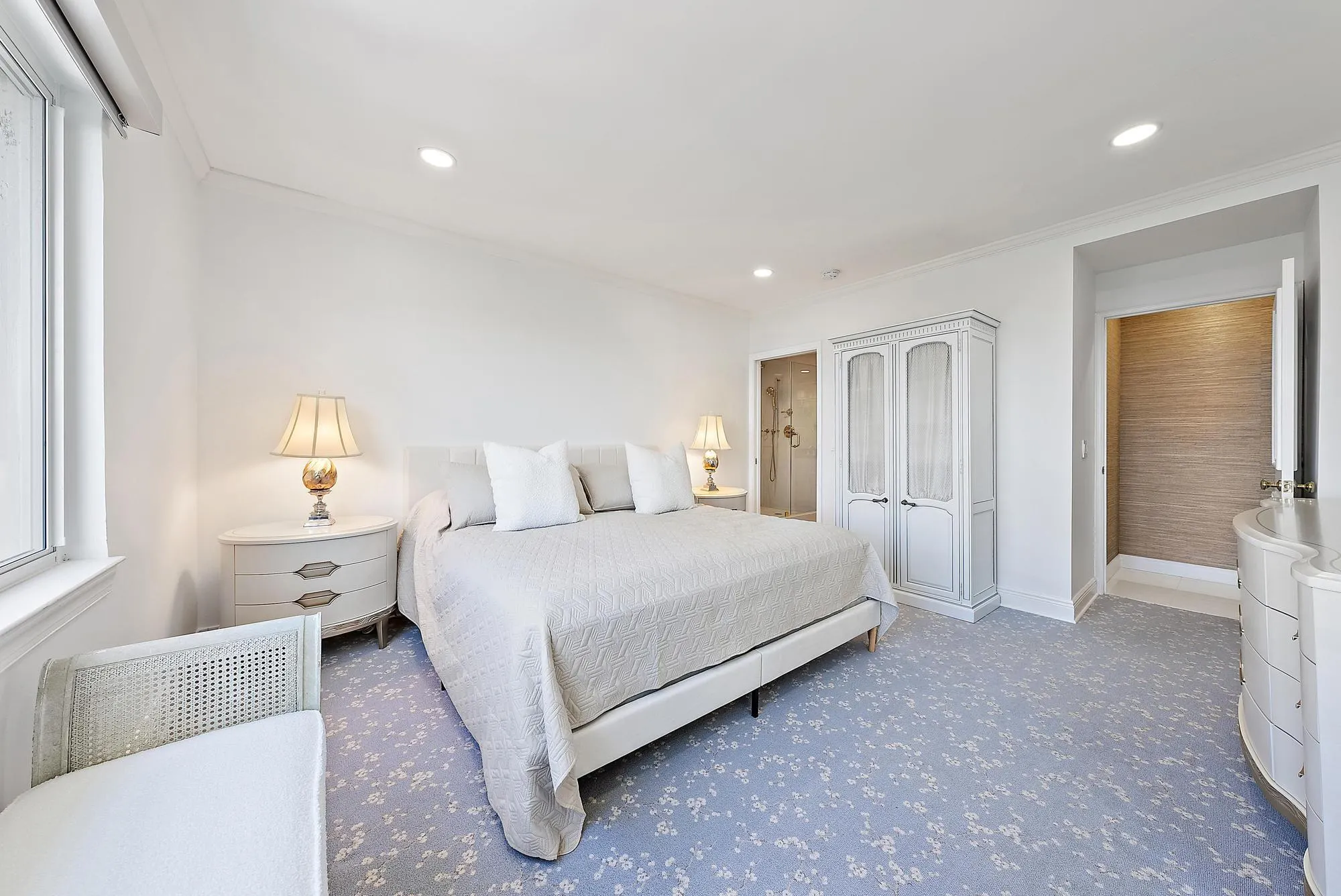 44 Cocoanut Row, #526b