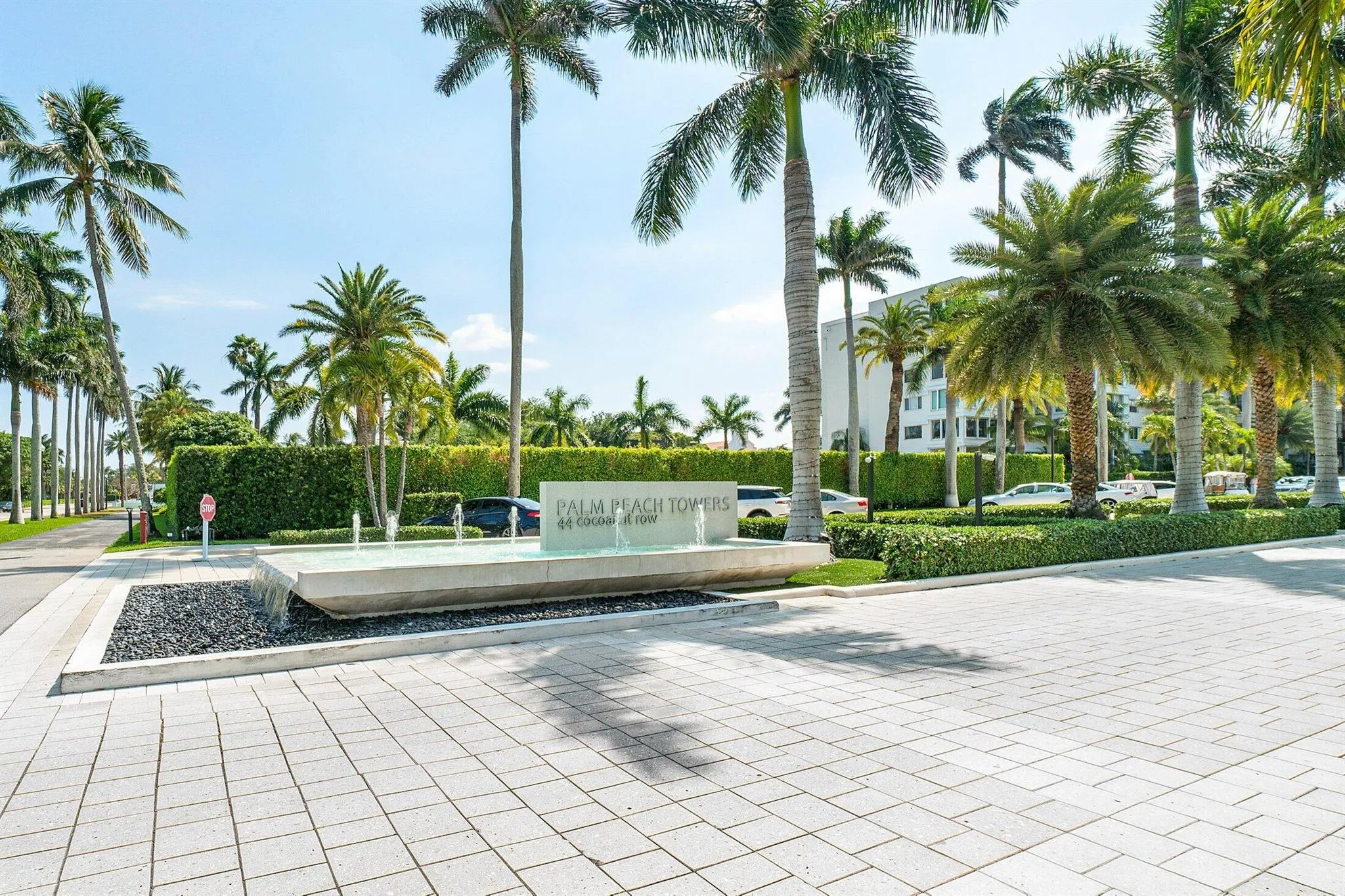 44 Cocoanut Row, #526b