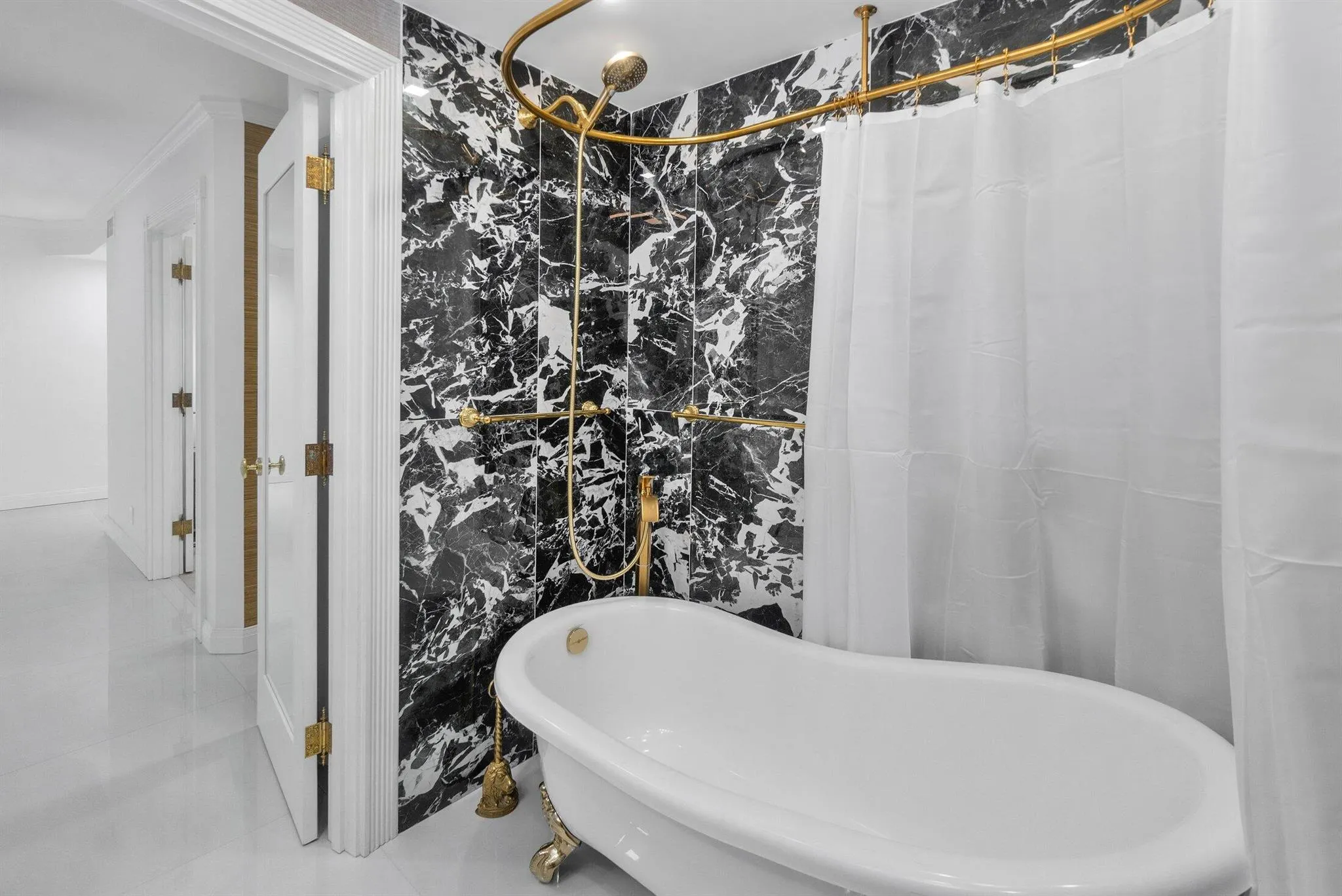44 Cocoanut Row, #526b
