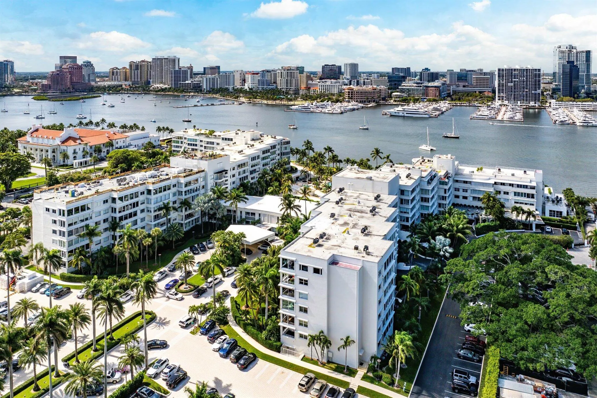 44 Cocoanut Row, #526b