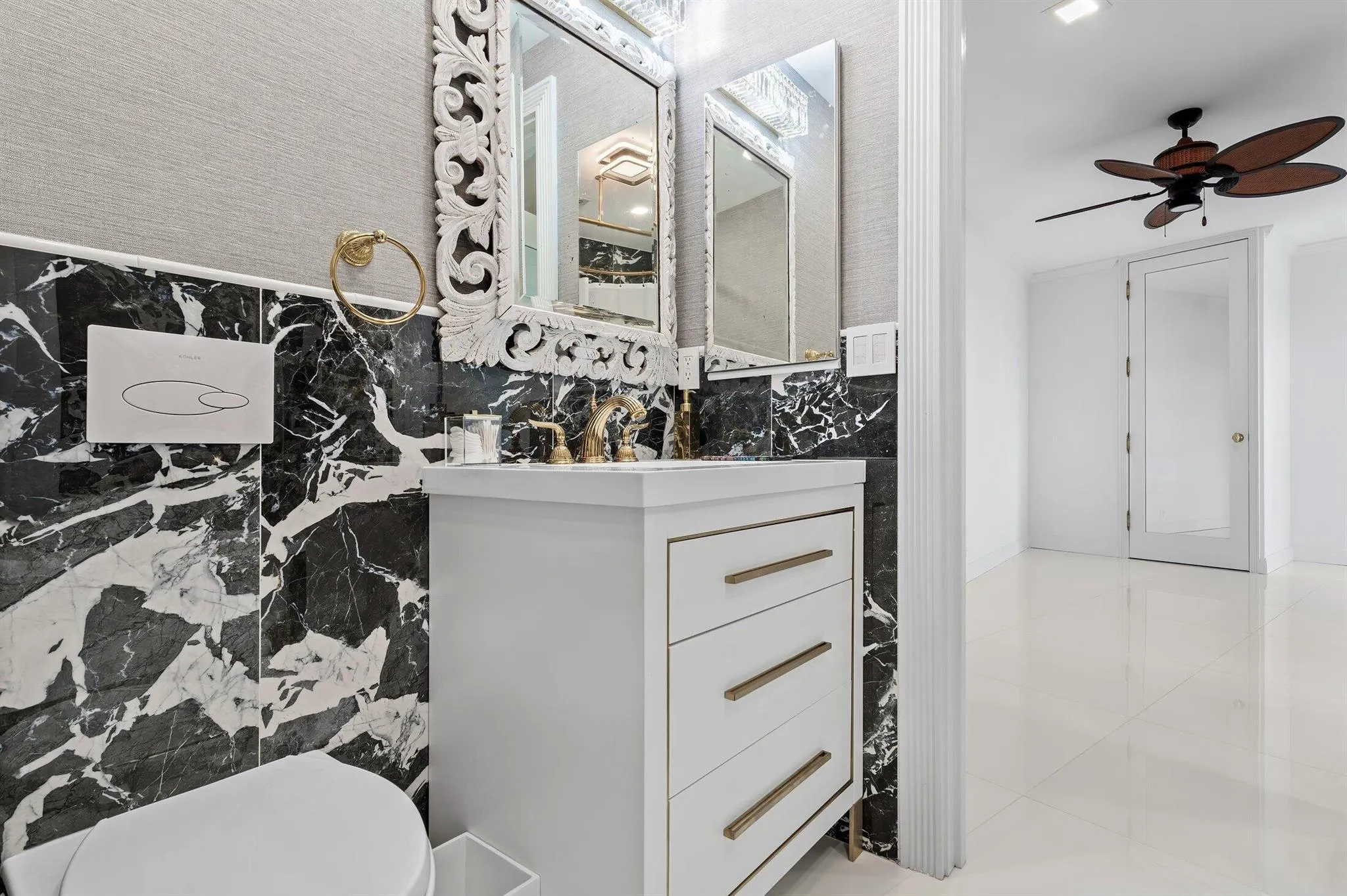 44 Cocoanut Row, #526b
