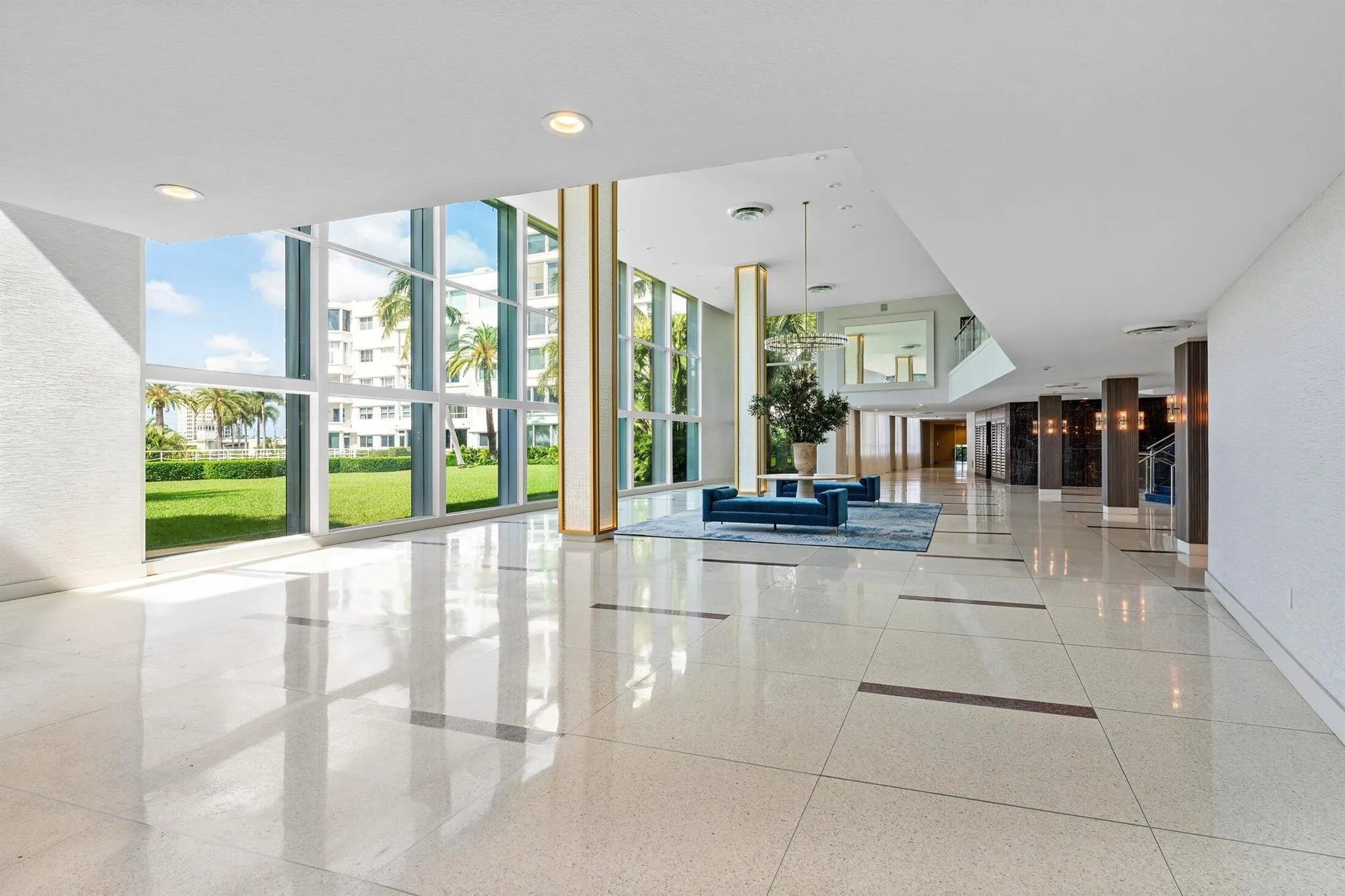 44 Cocoanut Row, #526b