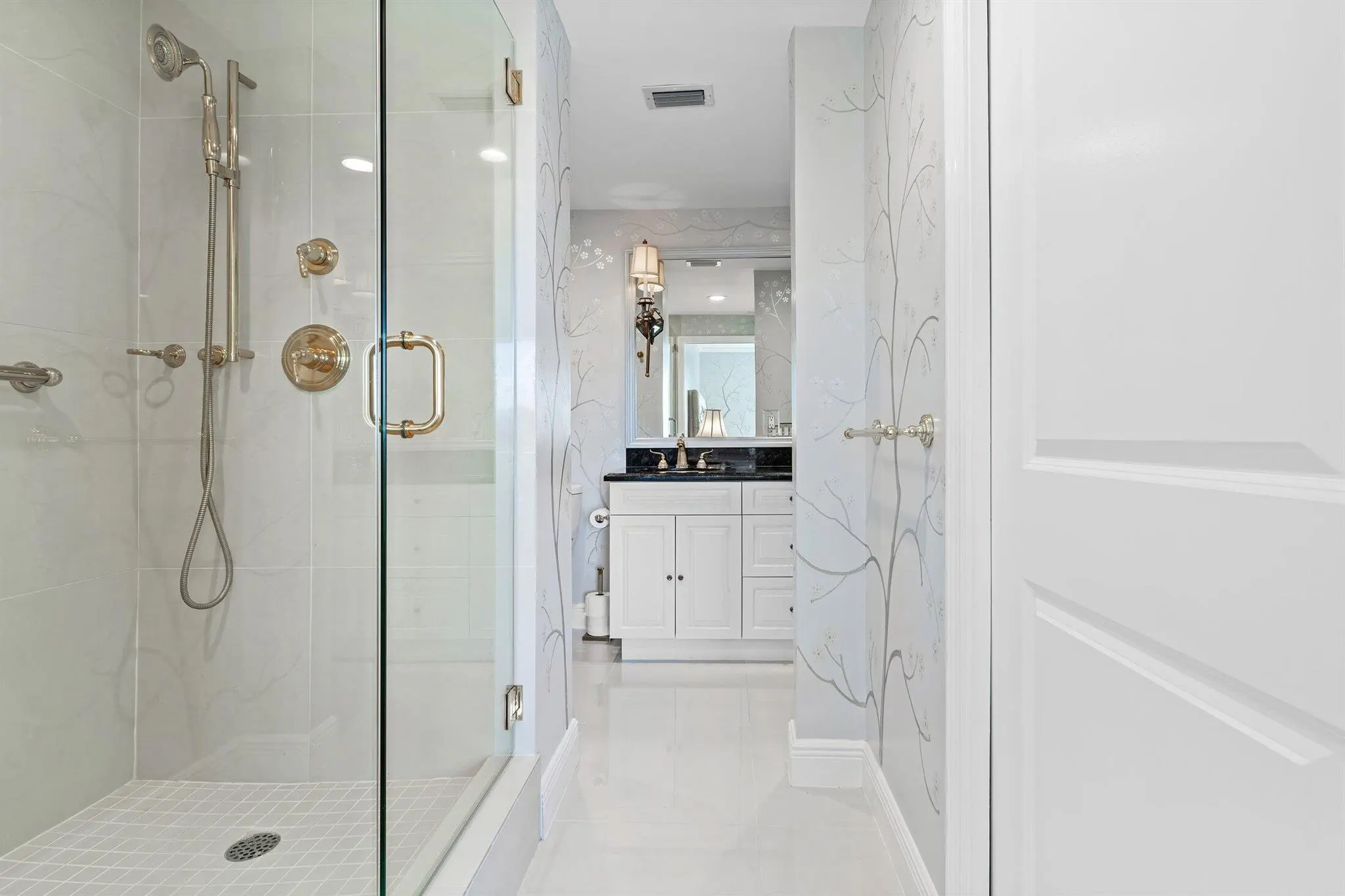 44 Cocoanut Row, #526b