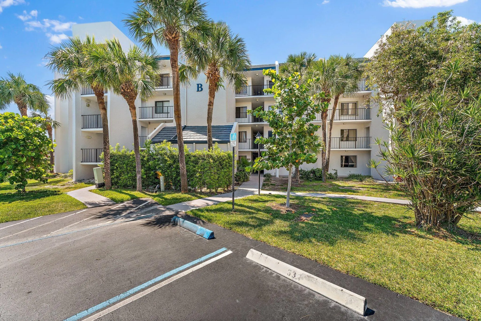 1605 S Us Highway 1, #B205