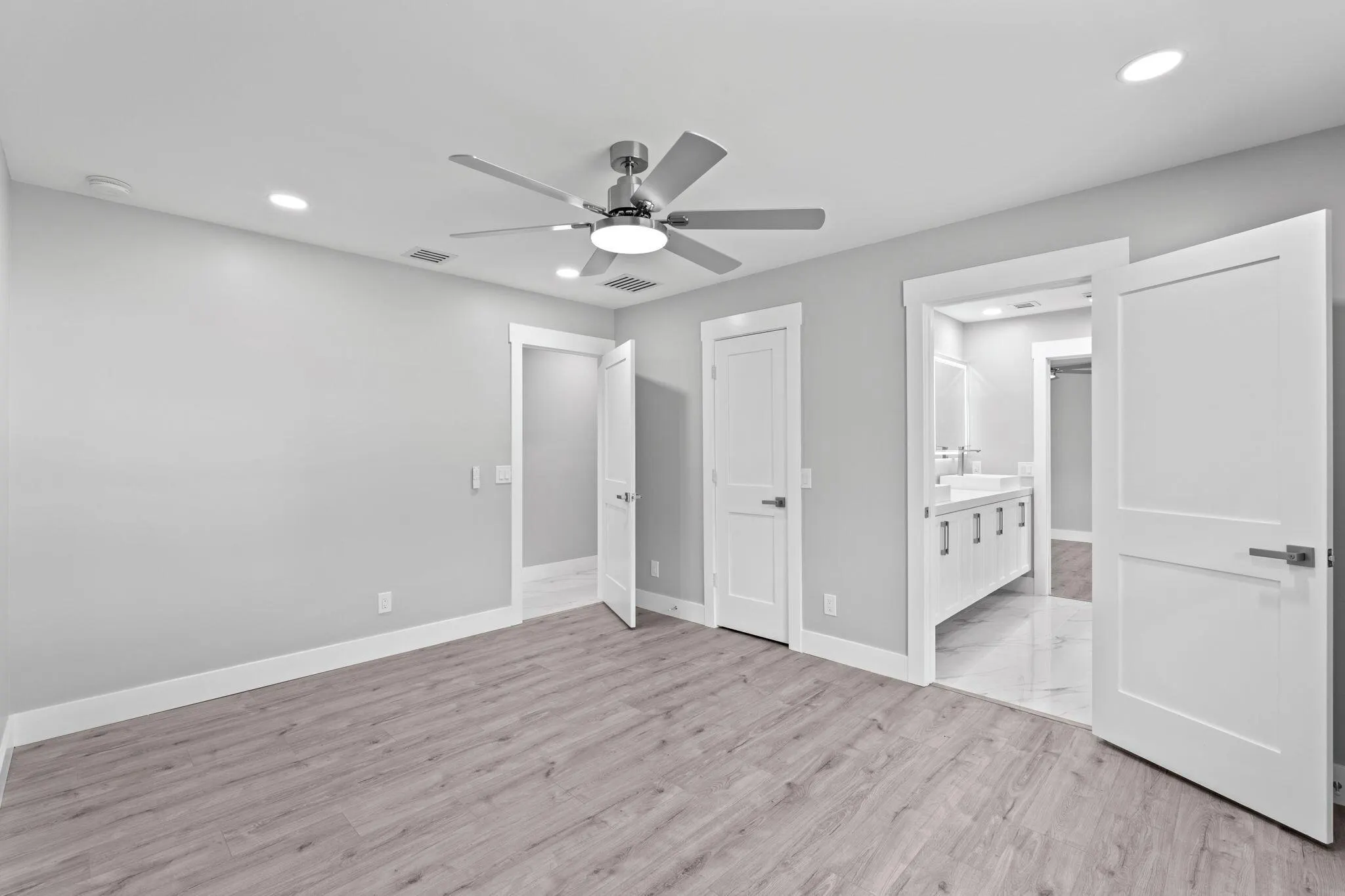 15555 De Havilland Court