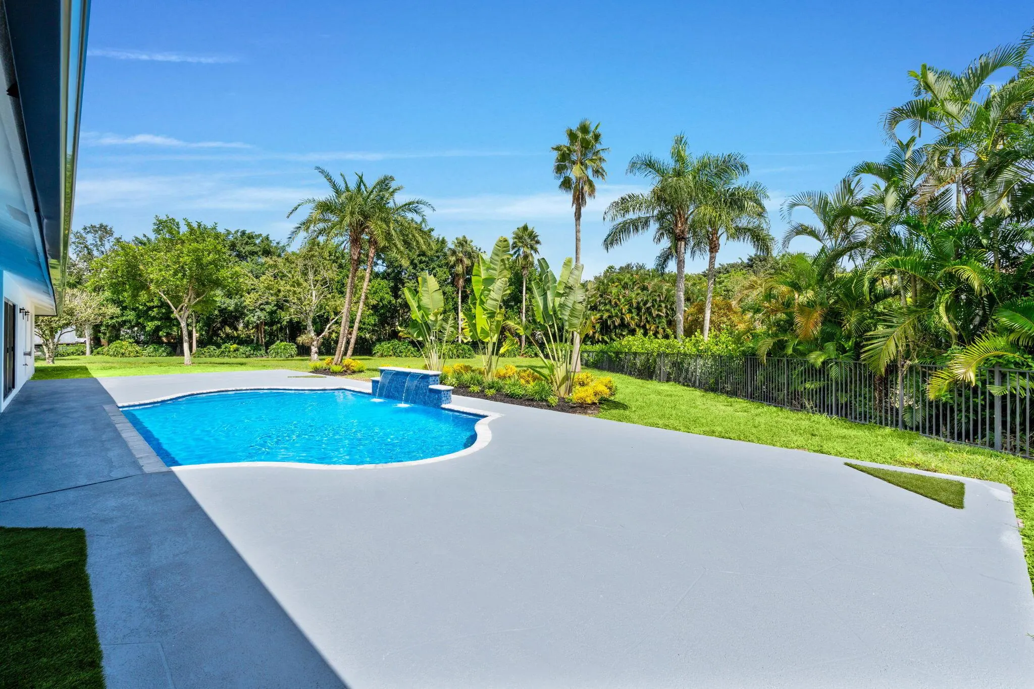 15555 De Havilland Court