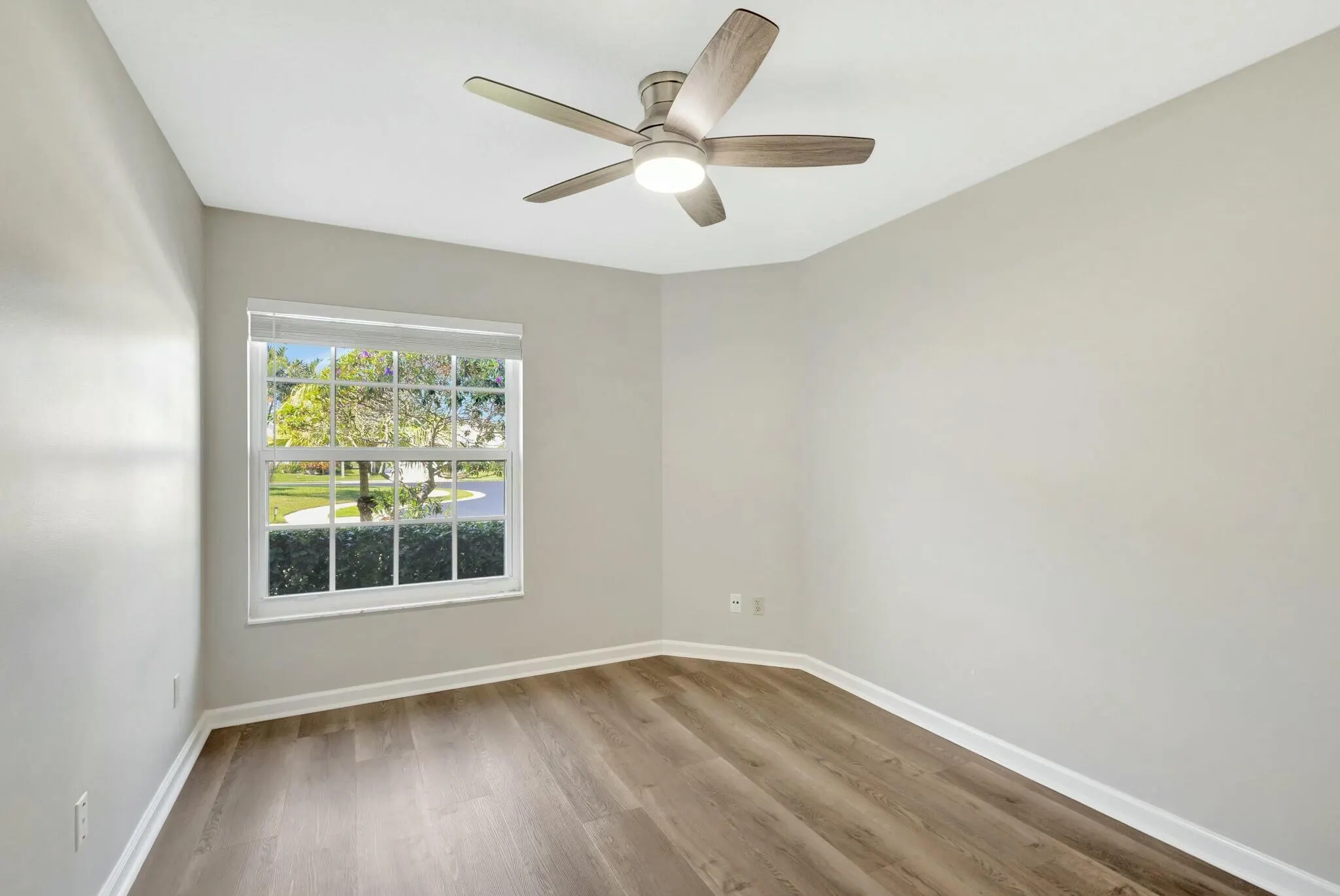 293 Moccasin Trail W