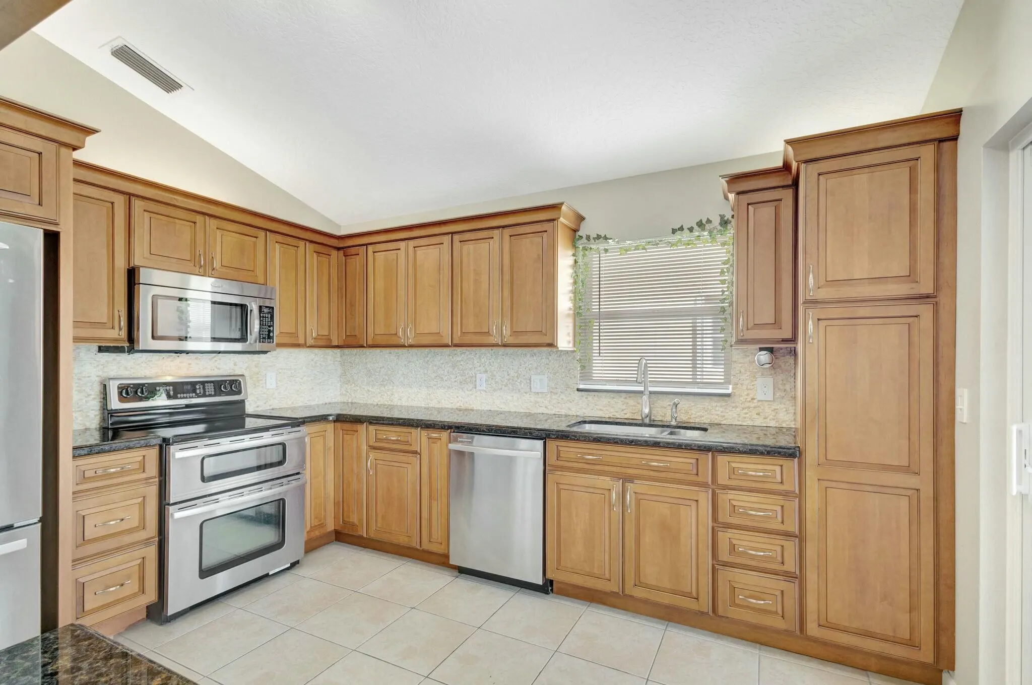 293 Moccasin Trail W
