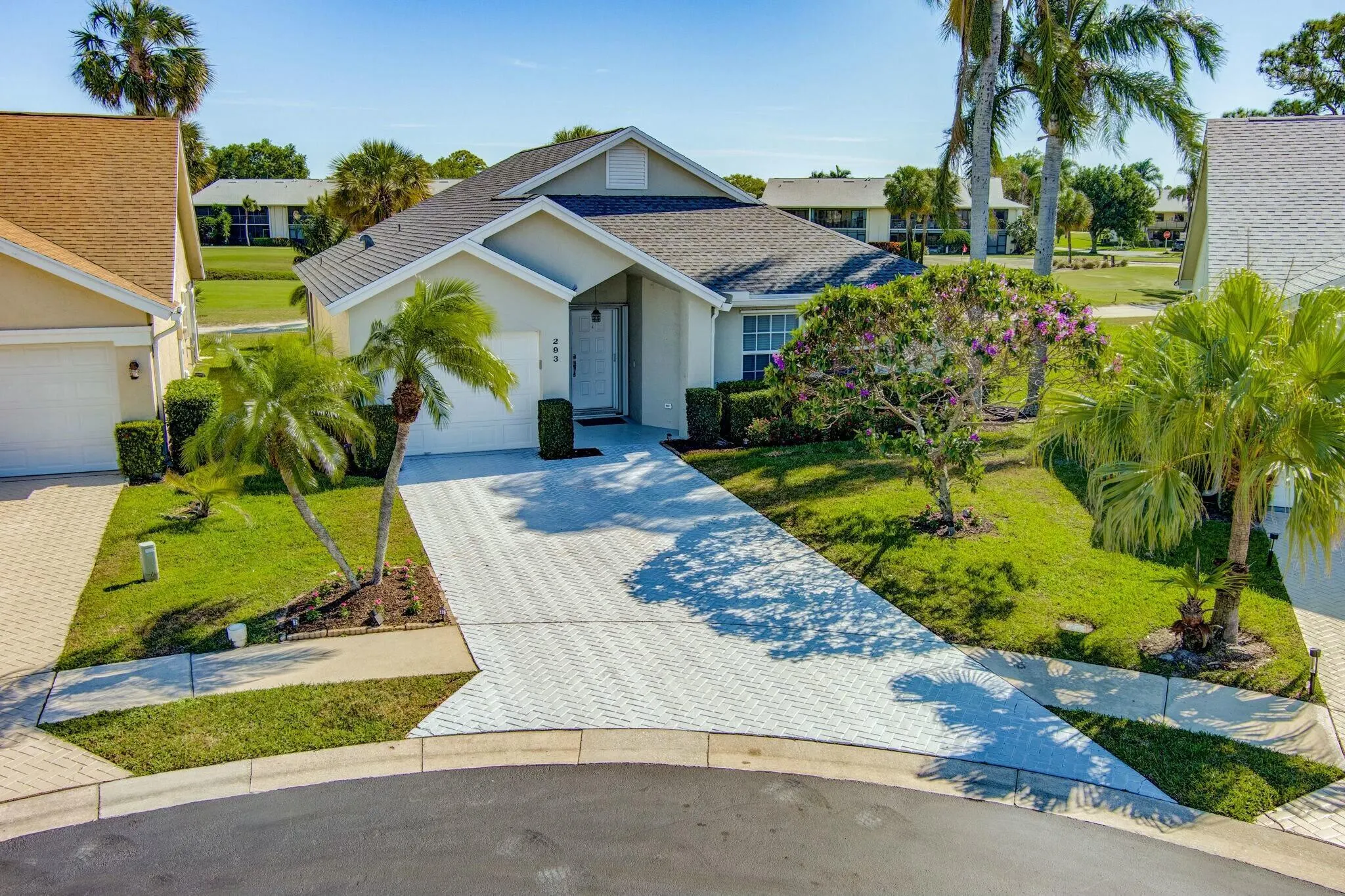293 Moccasin Trail W