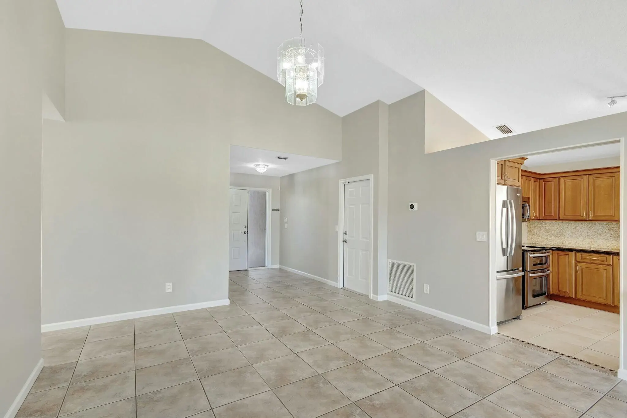 293 Moccasin Trail W