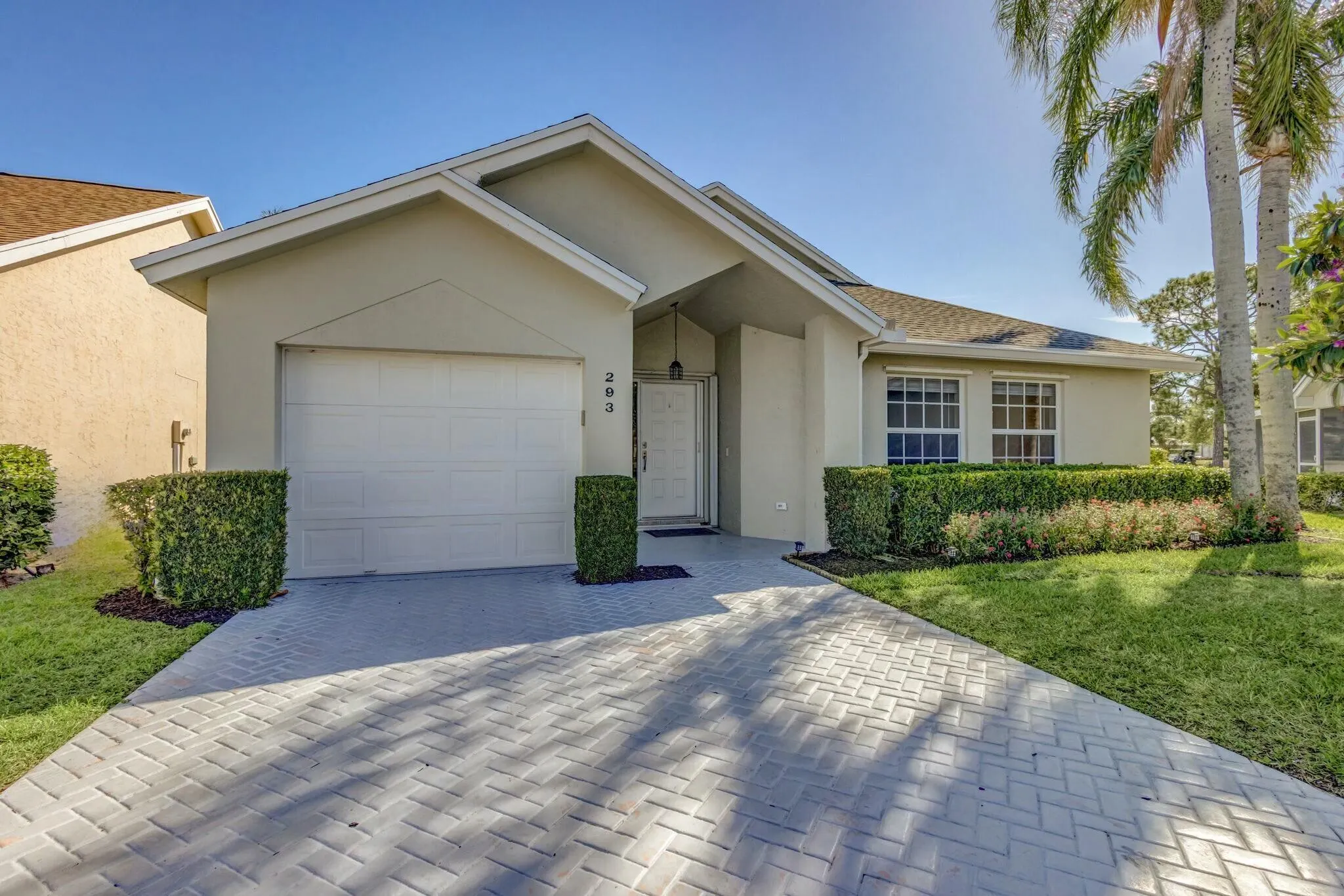 293 Moccasin Trail W