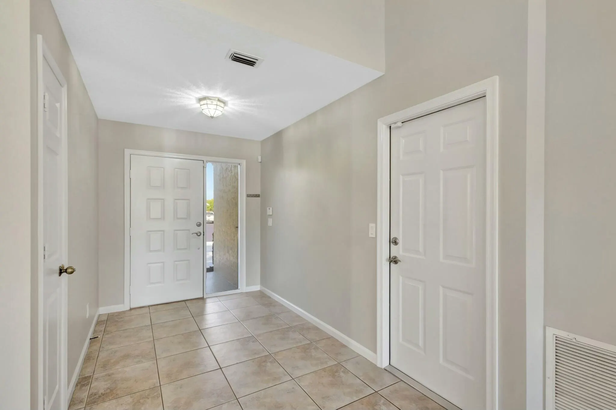 293 Moccasin Trail W