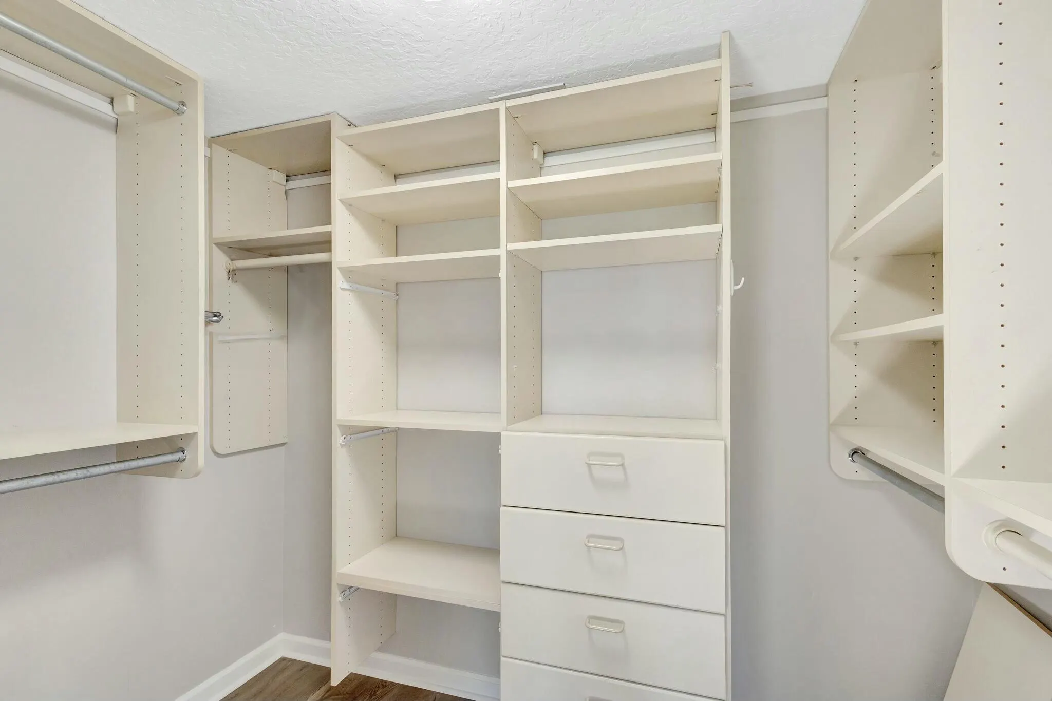 293 Moccasin Trail W