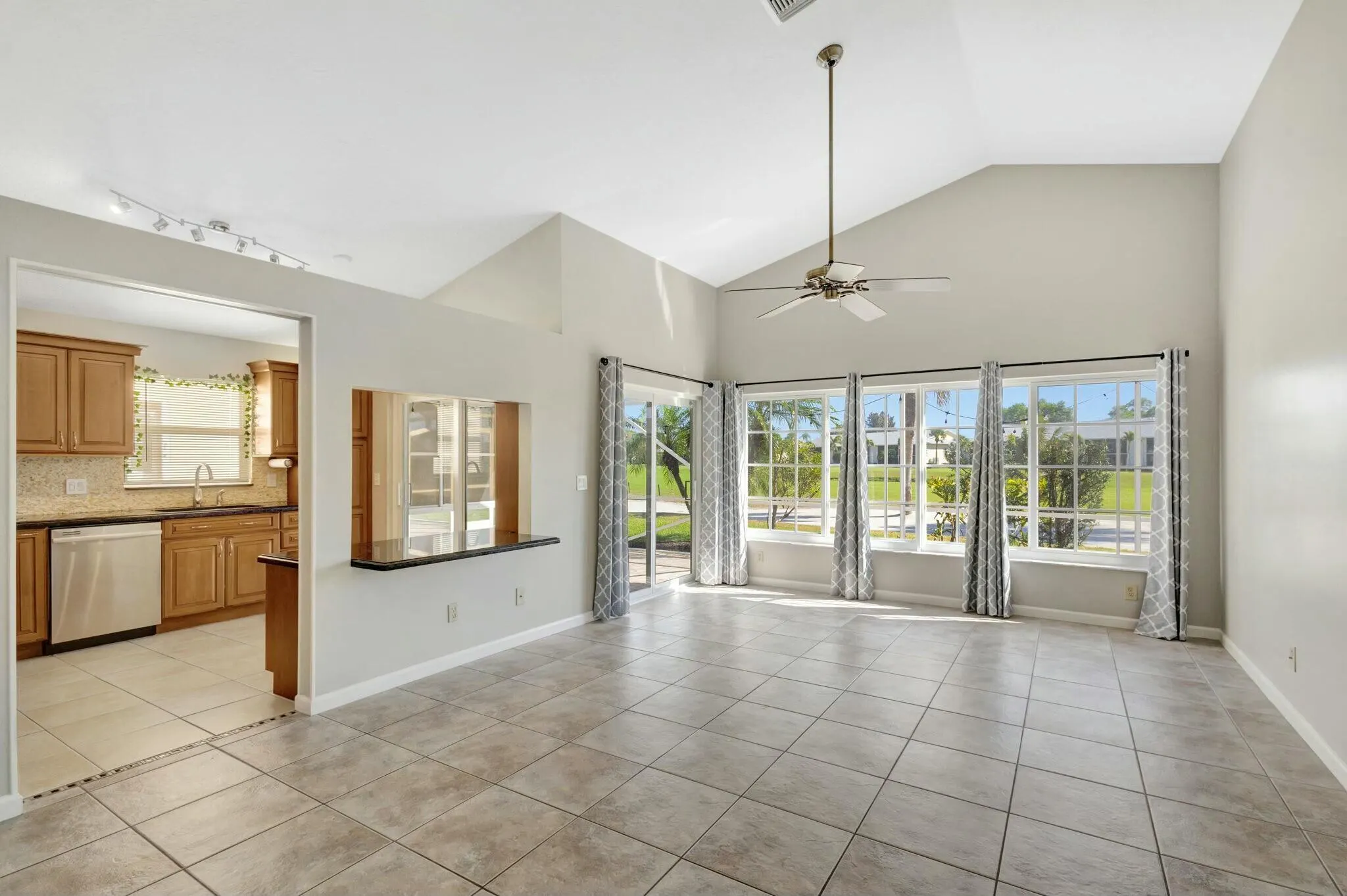 293 Moccasin Trail W