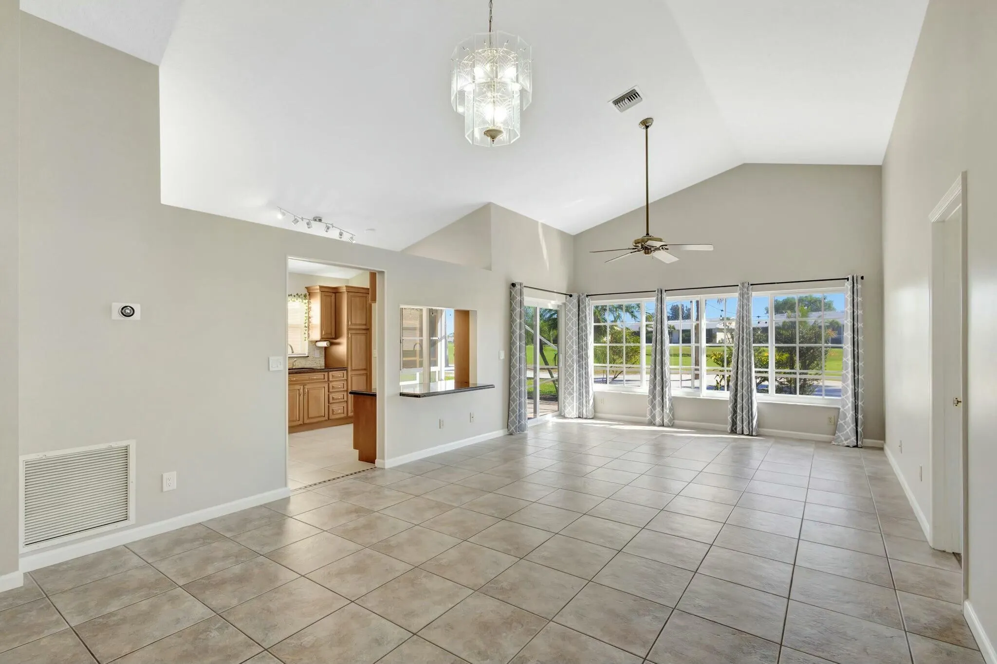 293 Moccasin Trail W