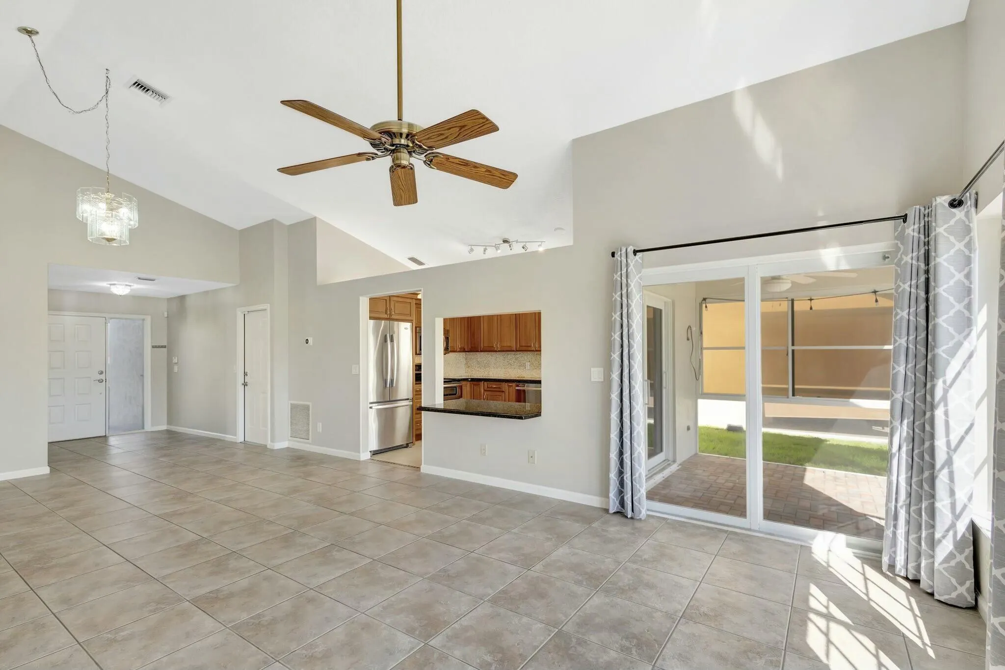 293 Moccasin Trail W