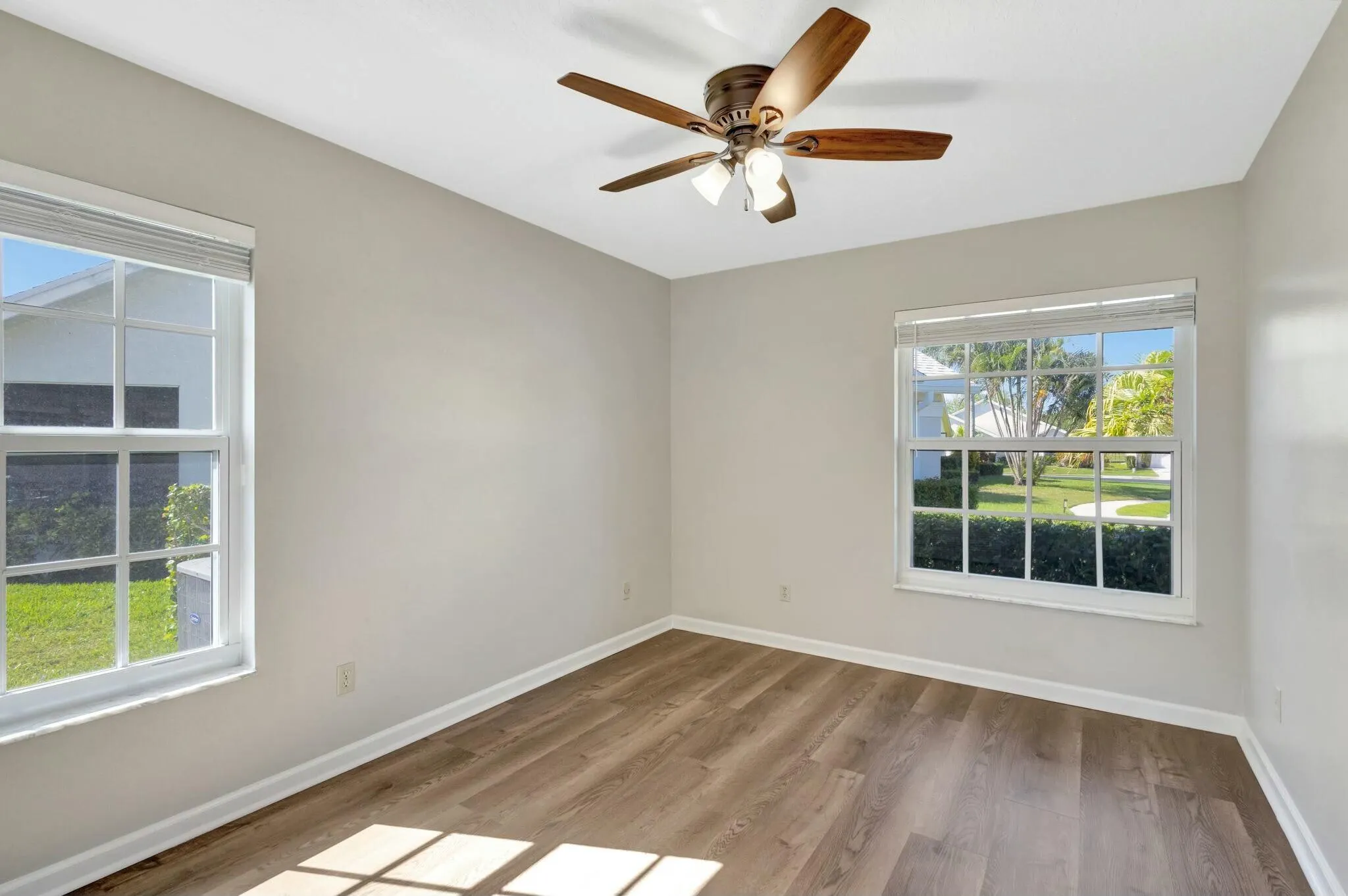 293 Moccasin Trail W