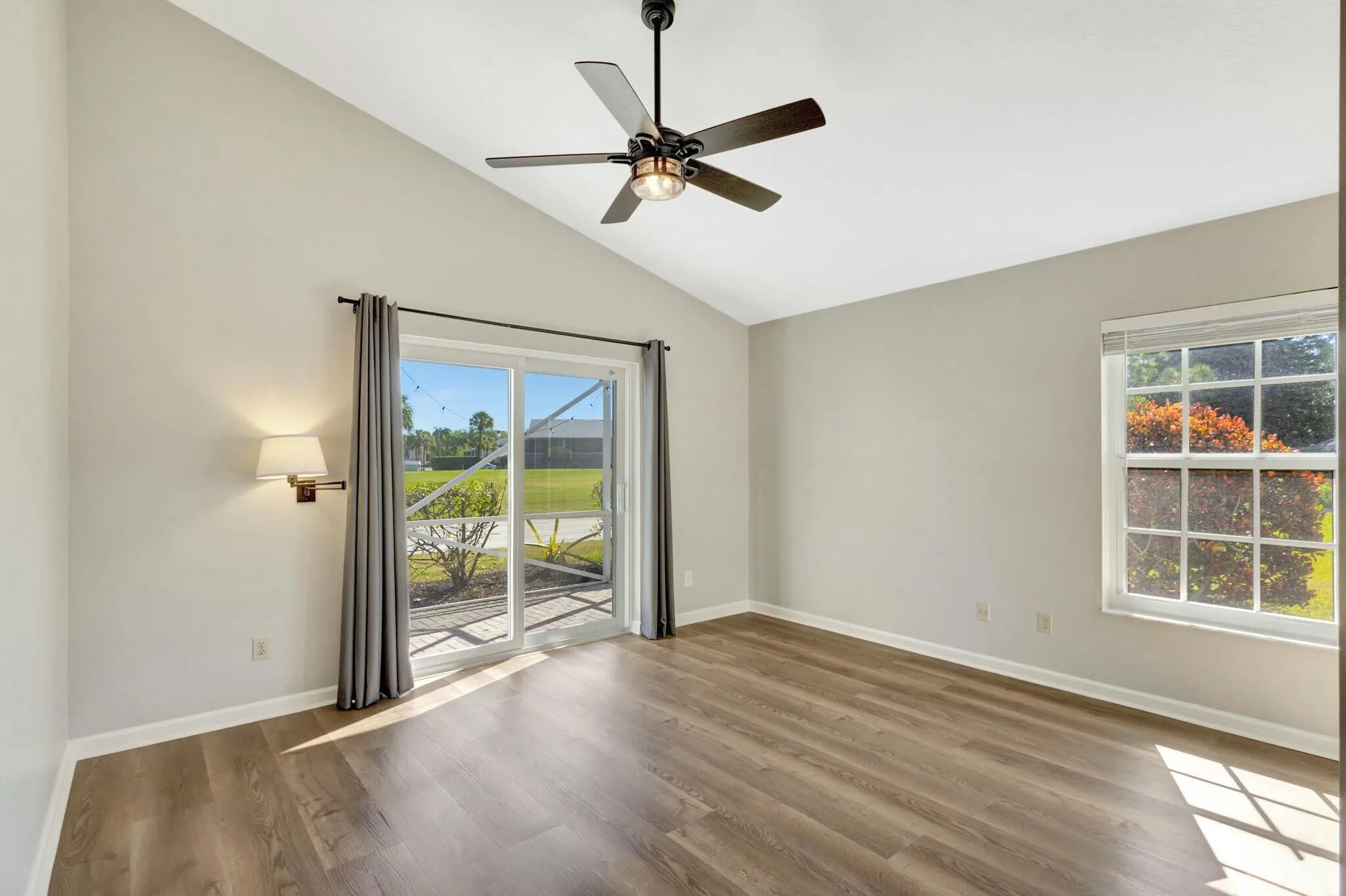 293 Moccasin Trail W