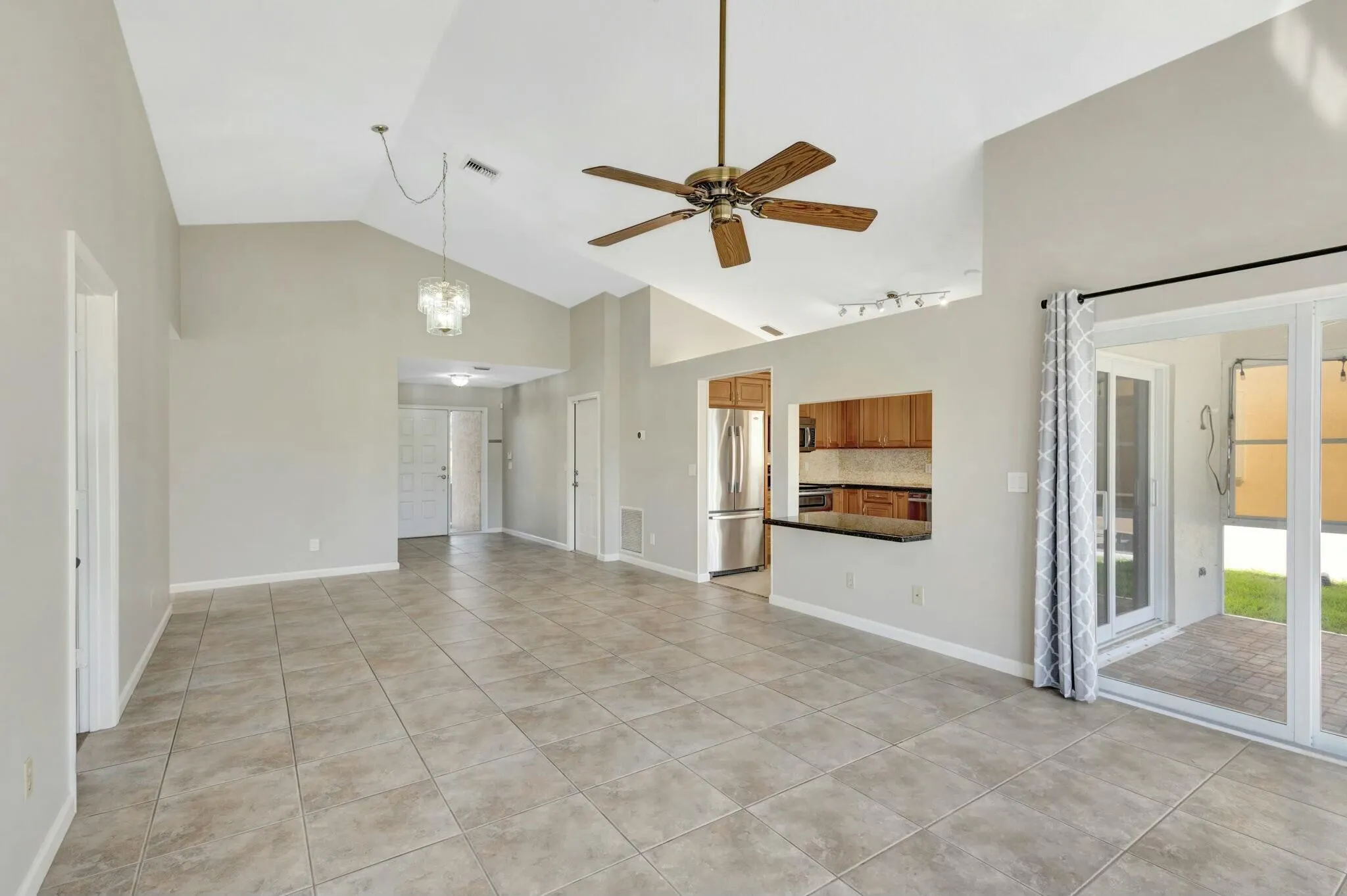 293 Moccasin Trail W