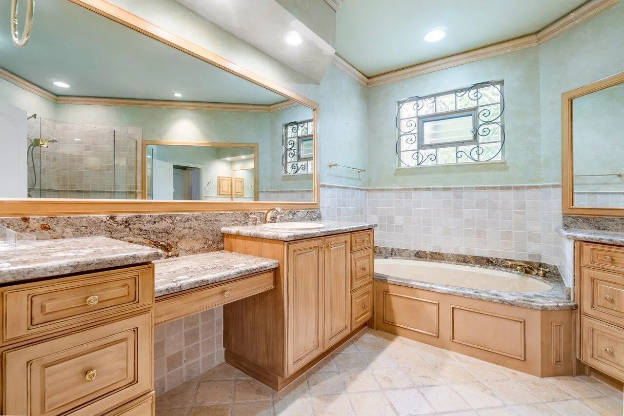8161 Quail Meadow Way