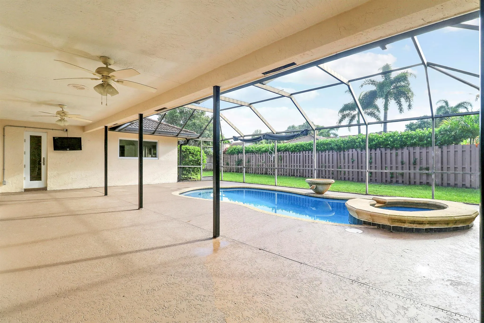 100 SW 15th Court