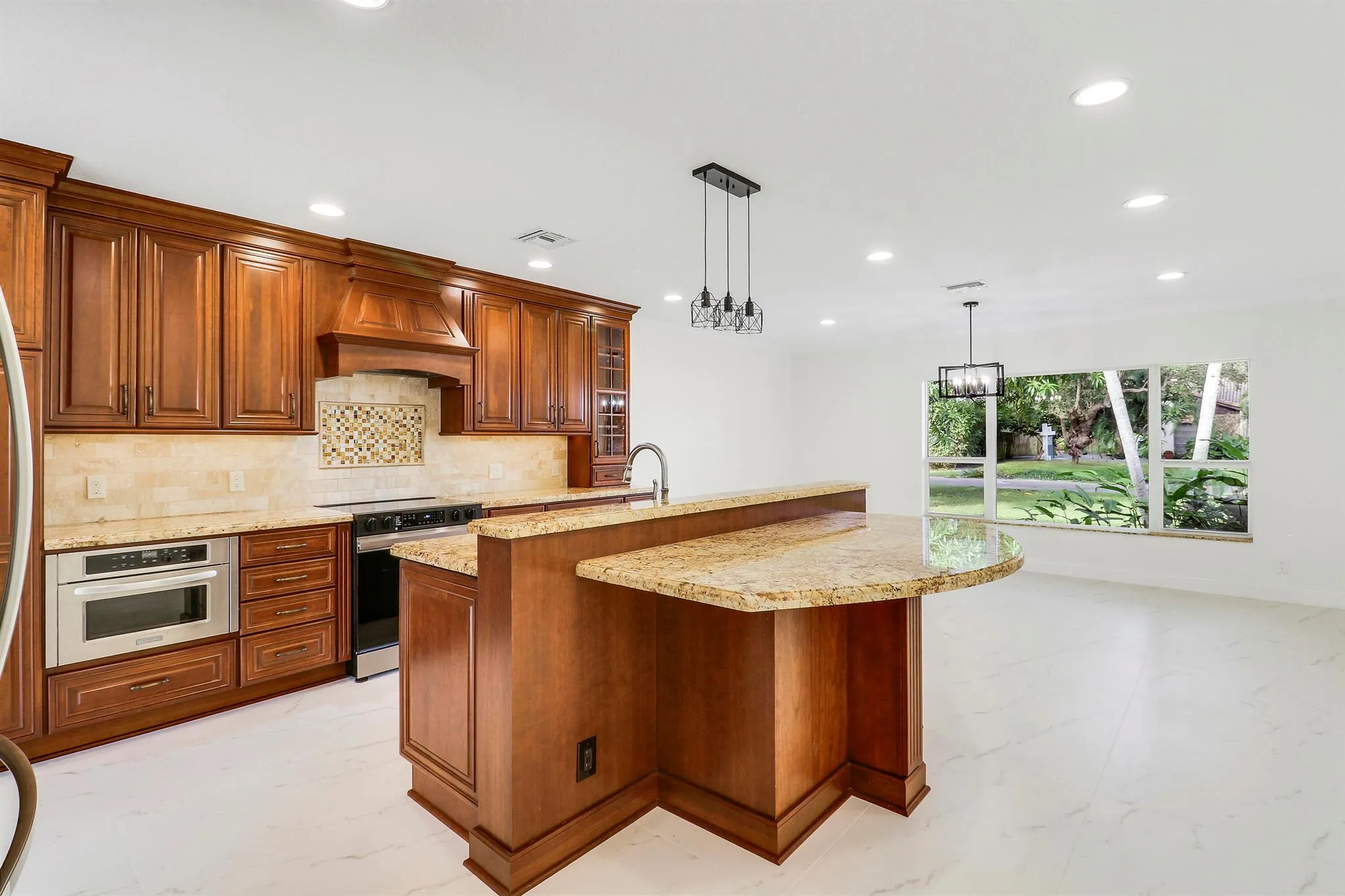 100 SW 15th Court