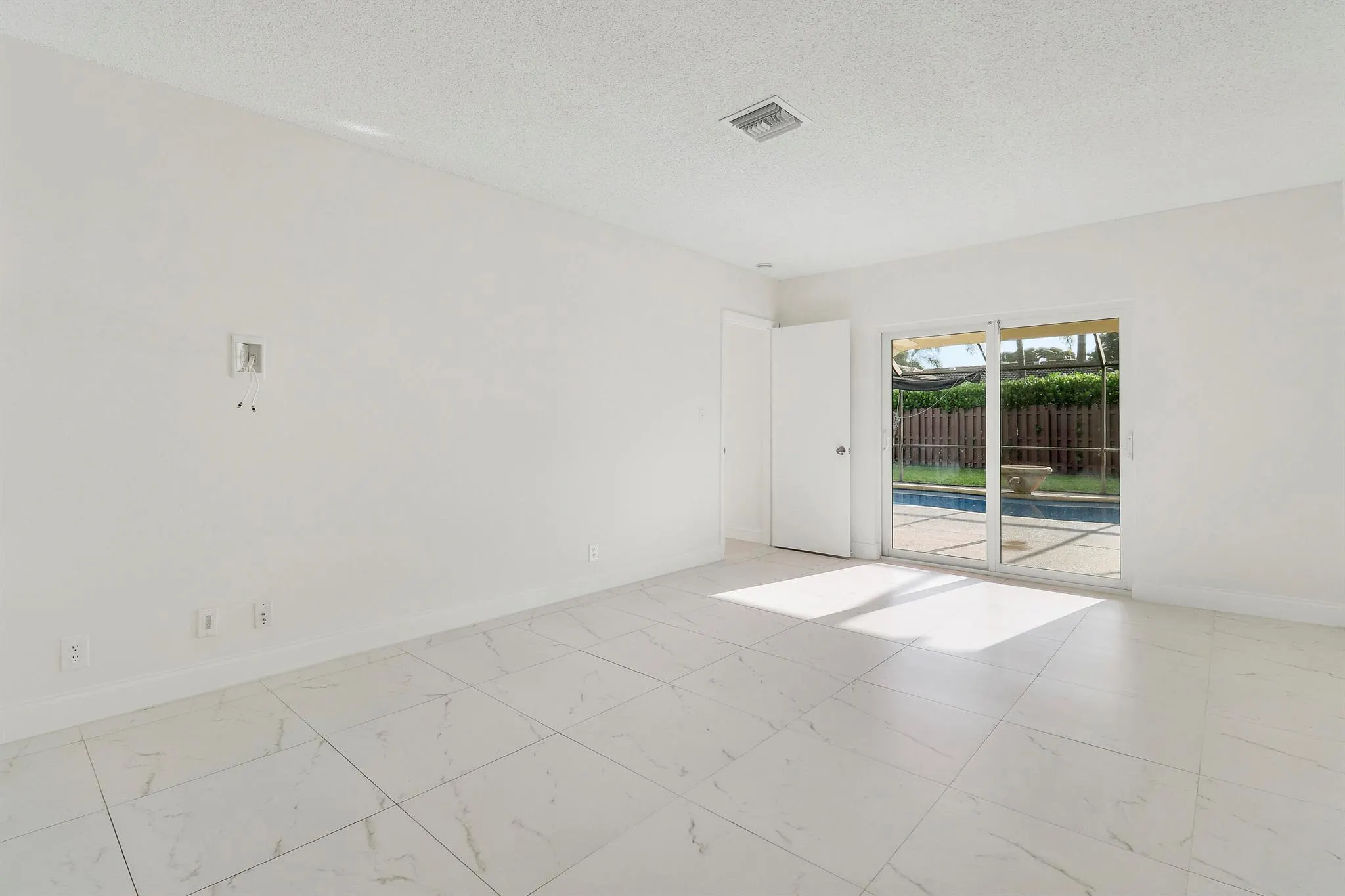100 SW 15th Court