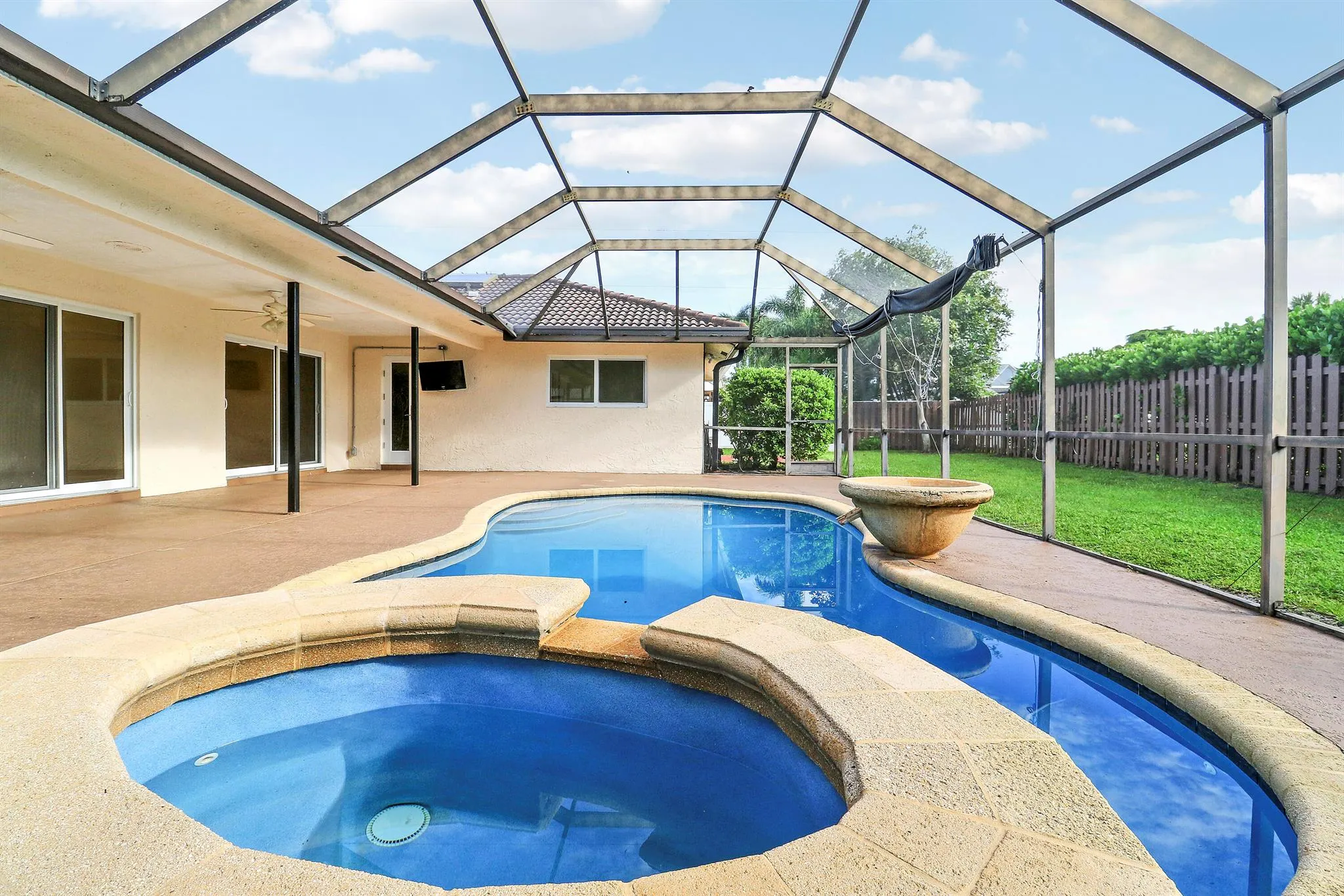 100 SW 15th Court
