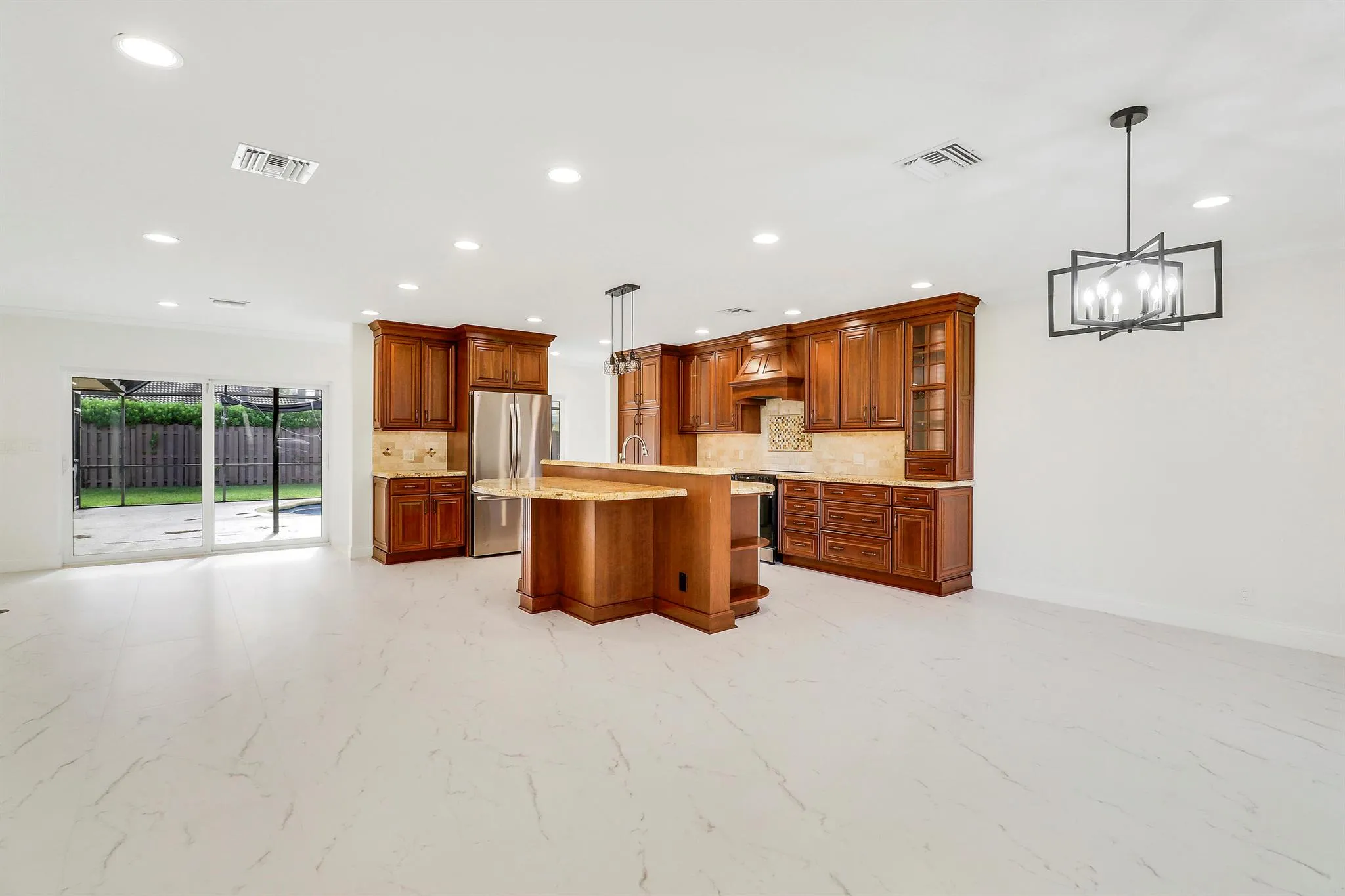 100 SW 15th Court