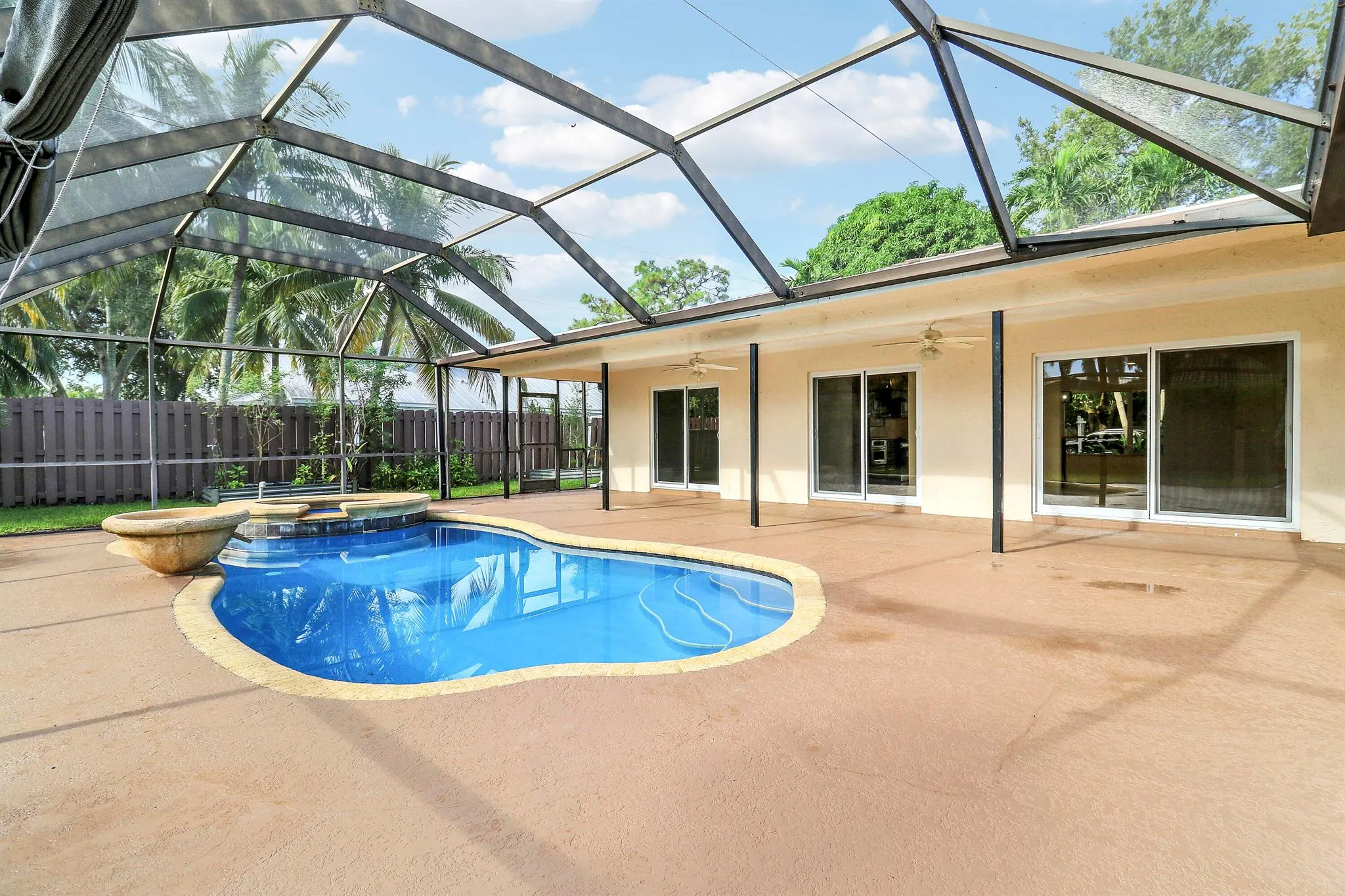 100 SW 15th Court
