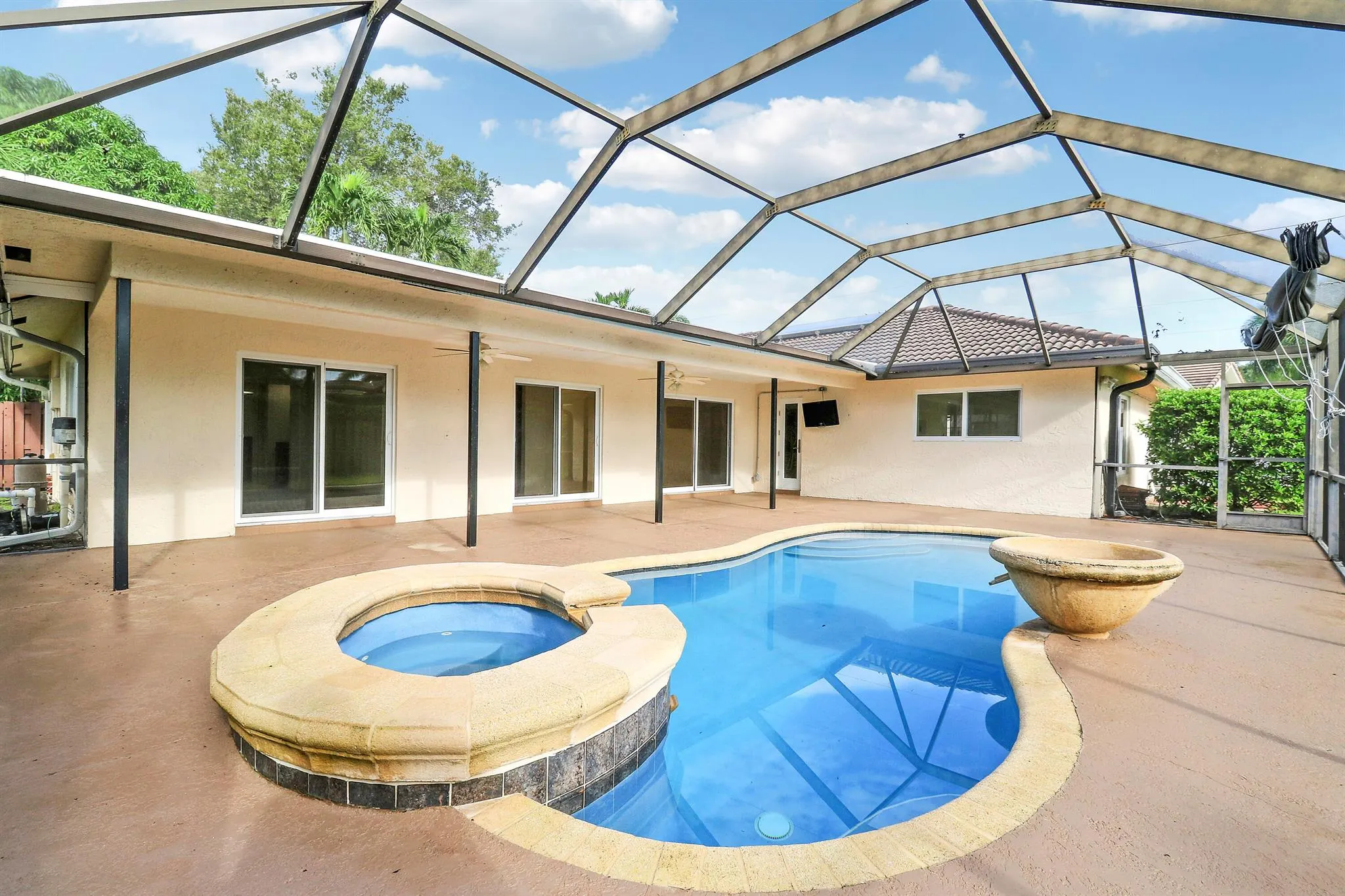 100 SW 15th Court