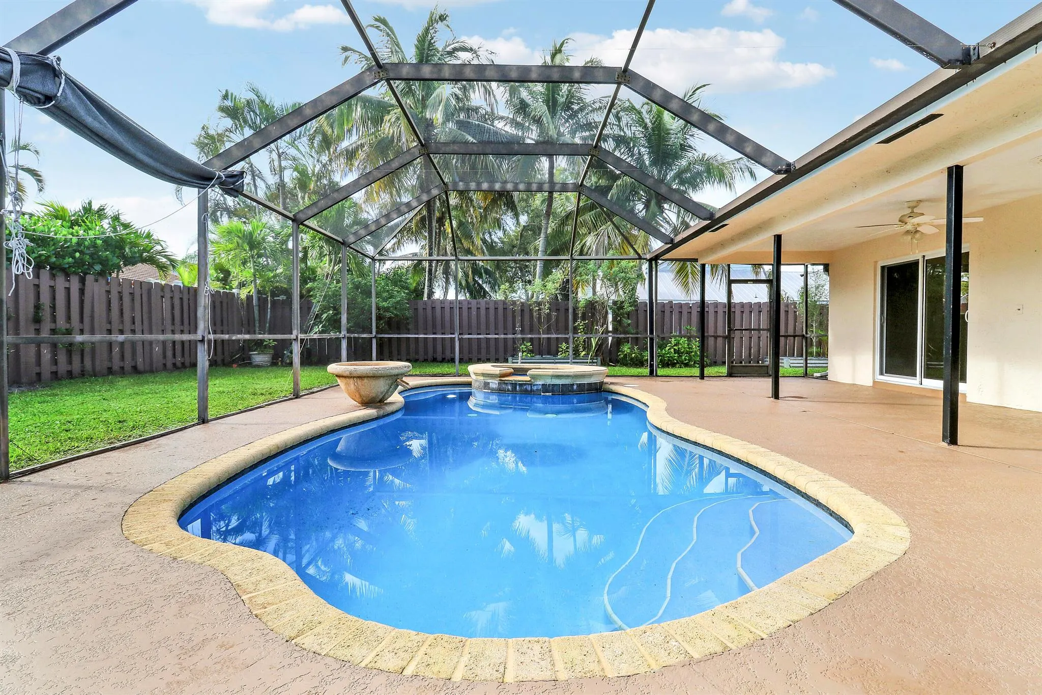 100 SW 15th Court