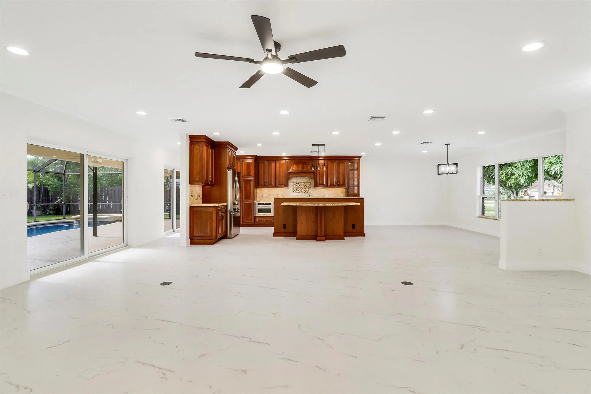 100 SW 15th Court